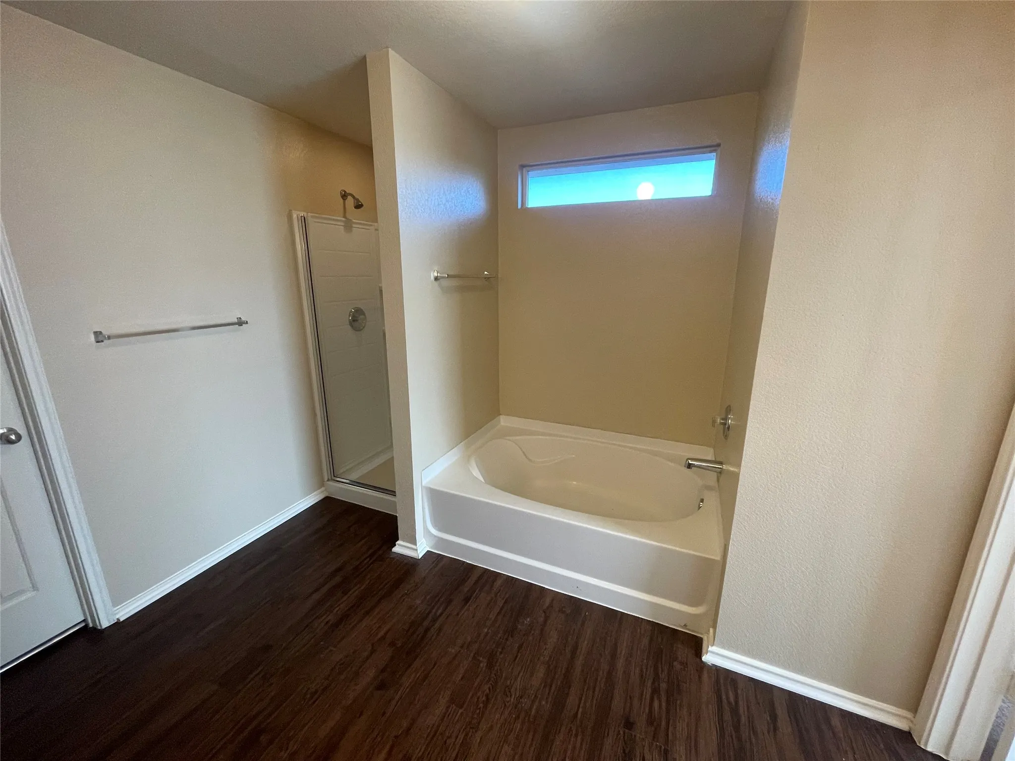 Single Family Residence For Rent in Dallas County , 1015 Graystone Drive, Lancaster, Texas 75134, 5 Bedroom, 3 Bathroom, 2 Garage spaces, 3,644 Sqft, built in 2006, mls#21394258, Real Estate Agent in Lancaster, Homes For Rent in Dallas county, Homes For Rent in Lancaster, Realtor in Lancaster Texas, Real Estate Brokerage Independent Realty Texas, Luminita Cordes Realtor