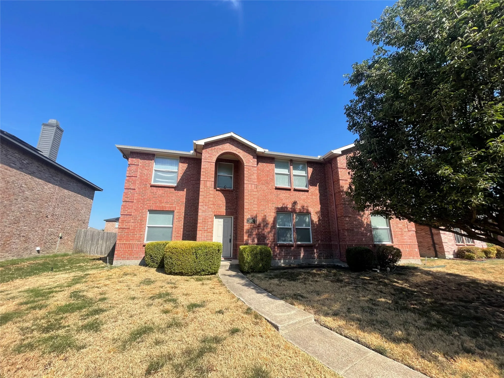 Single Family Residence For Rent in Dallas County , 1015 Graystone Drive, Lancaster, Texas 75134, 5 Bedroom, 3 Bathroom, 2 Garage spaces, 3,644 Sqft, built in 2006, mls#21394258, Real Estate Agent in Lancaster, Homes For Rent in Dallas county, Homes For Rent in Lancaster, Realtor in Lancaster Texas, Real Estate Brokerage Independent Realty Texas, Luminita Cordes Realtor