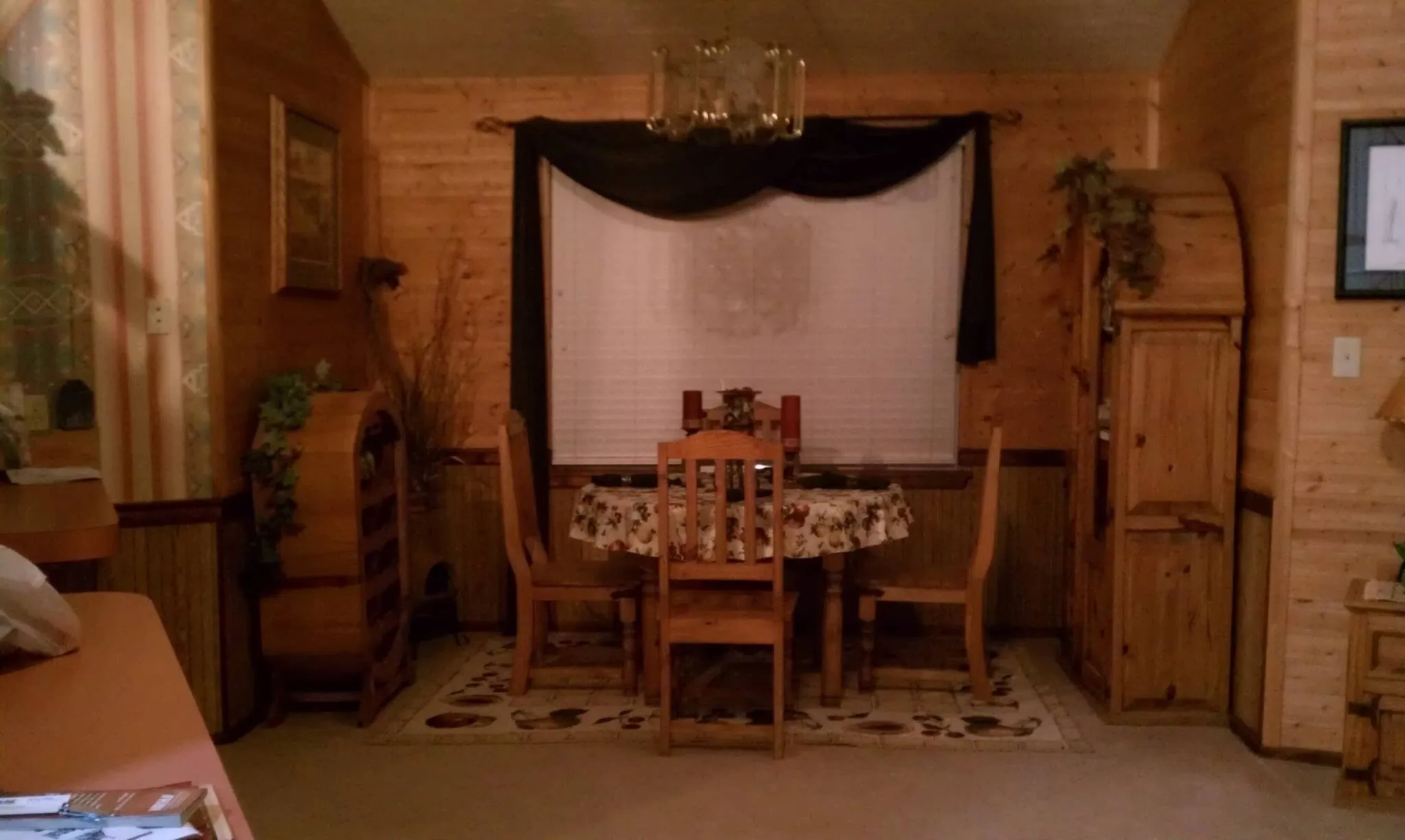 Single Family Residence For Sale in Grayson County , 135 Whitaker Circle, Gordonville, Texas 76245, 3 Bedroom, 2 Bathroom, Garage spaces, 2,500 Sqft, built in 1990, mls#21394259, Real Estate Agent in Gordonville, Homes For Sale in Grayson county, Homes For Sale in Gordonville, Realtor in Gordonville Texas, Real Estate Brokerage Independent Realty Texas, Luminita Cordes Realtor