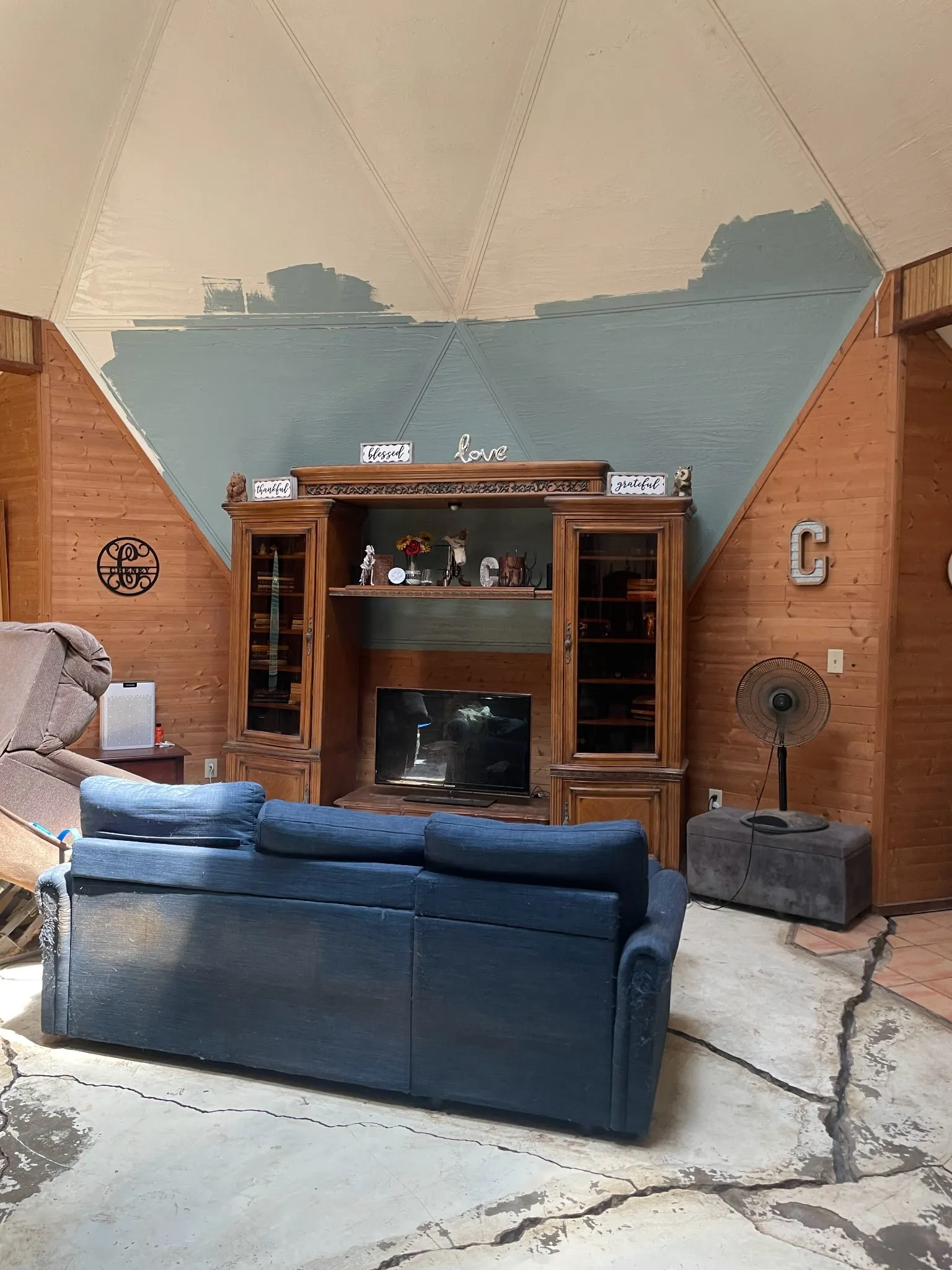 Single Family Residence For Sale in Grayson County , 135 Whitaker Circle, Gordonville, Texas 76245, 3 Bedroom, 2 Bathroom, Garage spaces, 2,500 Sqft, built in 1990, mls#21394259, Real Estate Agent in Gordonville, Homes For Sale in Grayson county, Homes For Sale in Gordonville, Realtor in Gordonville Texas, Real Estate Brokerage Independent Realty Texas, Luminita Cordes Realtor