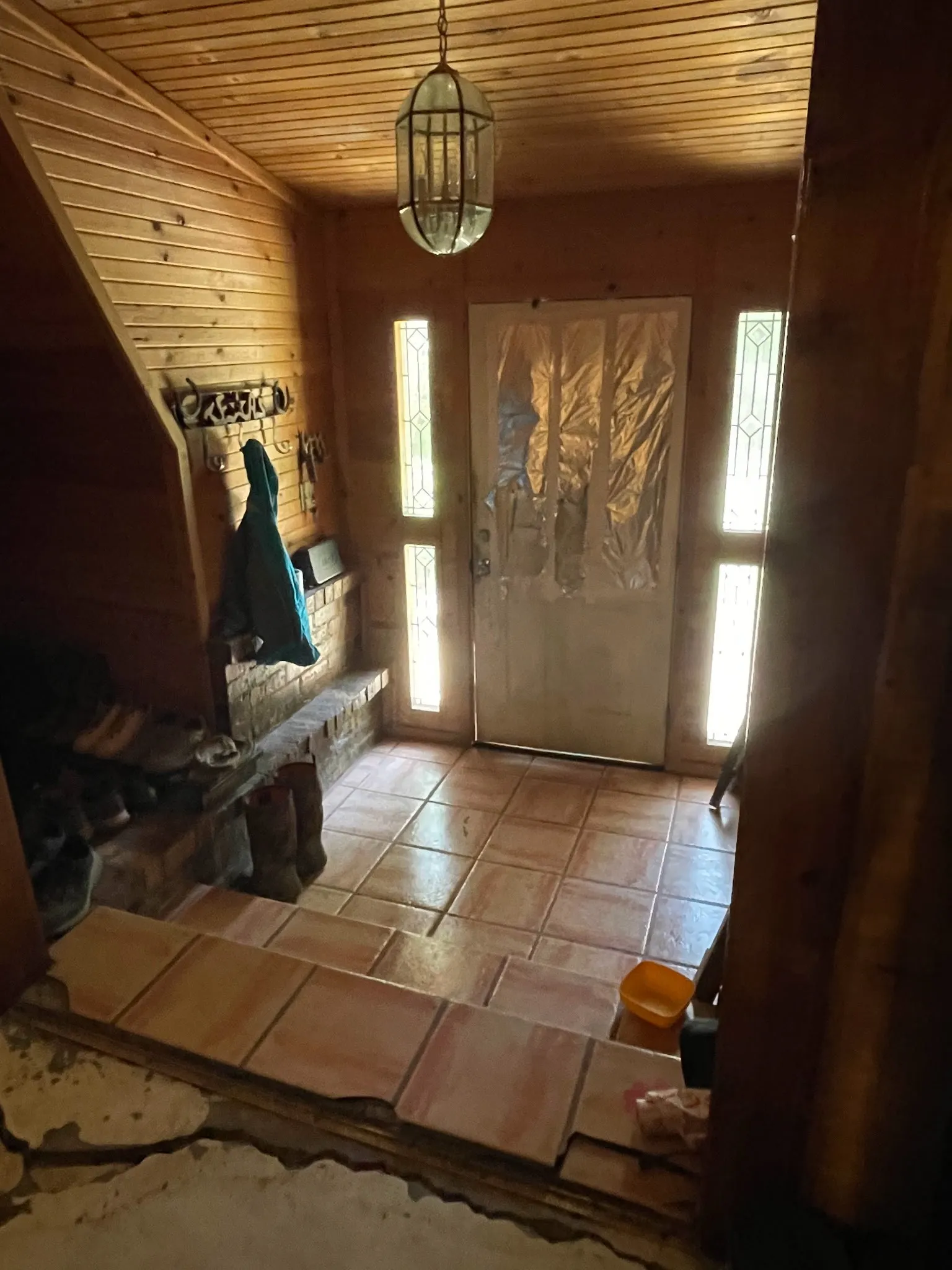 Single Family Residence For Sale in Grayson County , 135 Whitaker Circle, Gordonville, Texas 76245, 3 Bedroom, 2 Bathroom, Garage spaces, 2,500 Sqft, built in 1990, mls#21394259, Real Estate Agent in Gordonville, Homes For Sale in Grayson county, Homes For Sale in Gordonville, Realtor in Gordonville Texas, Real Estate Brokerage Independent Realty Texas, Luminita Cordes Realtor