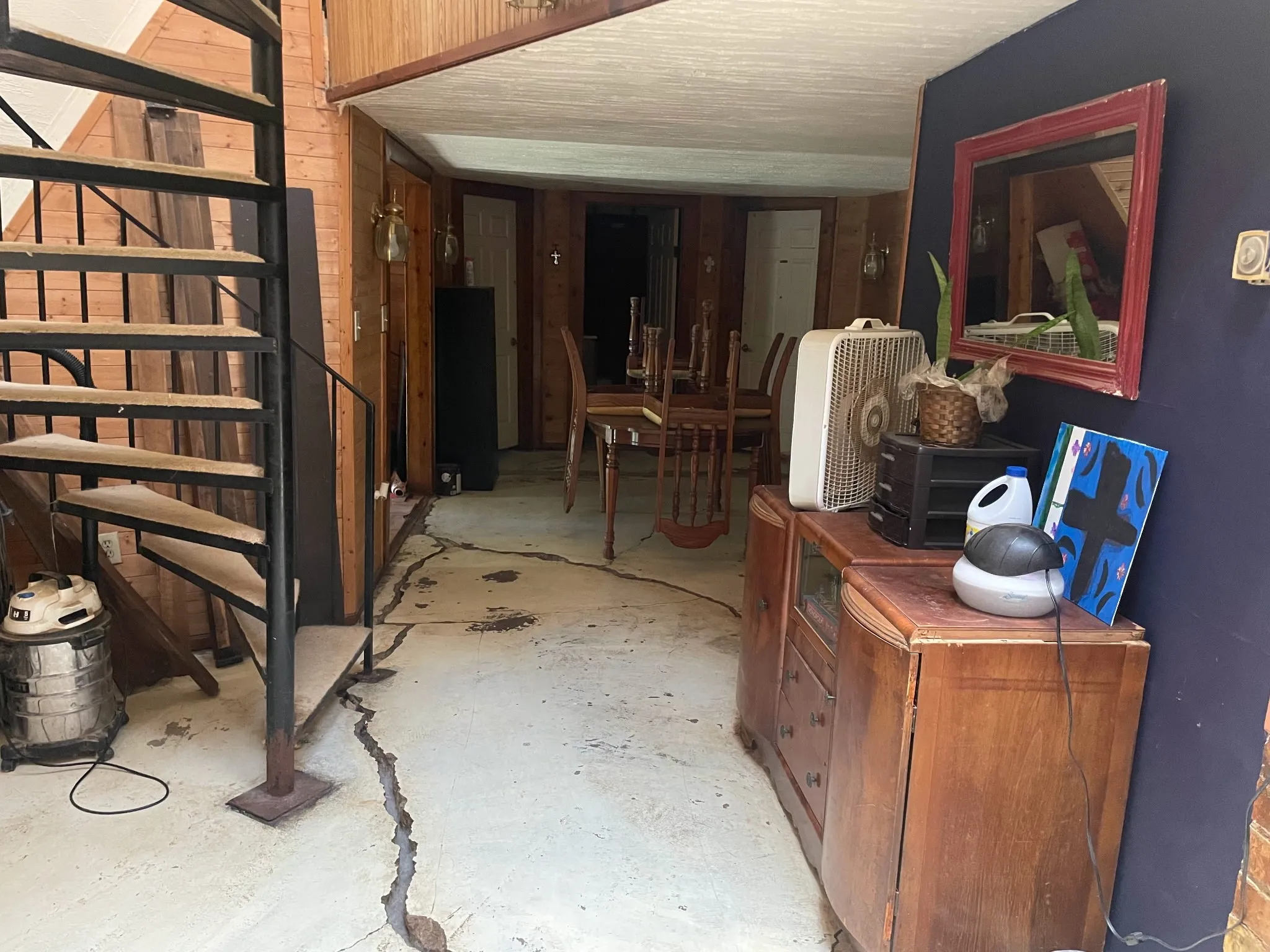 Single Family Residence For Sale in Grayson County , 135 Whitaker Circle, Gordonville, Texas 76245, 3 Bedroom, 2 Bathroom, Garage spaces, 2,500 Sqft, built in 1990, mls#21394259, Real Estate Agent in Gordonville, Homes For Sale in Grayson county, Homes For Sale in Gordonville, Realtor in Gordonville Texas, Real Estate Brokerage Independent Realty Texas, Luminita Cordes Realtor