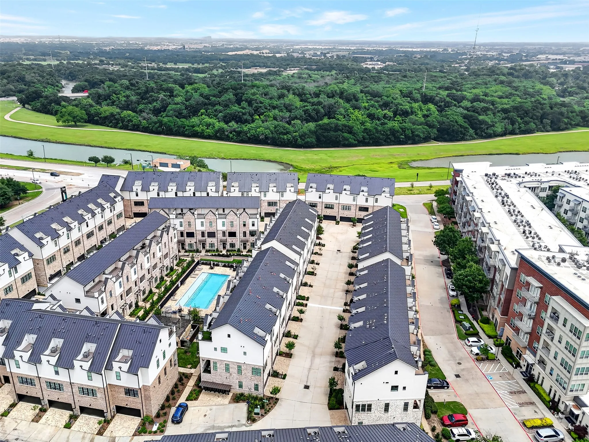 Townhouse For Rent in Dallas County , 610 Dalton Lane, Irving, Texas 75039, 3 Bedroom, 4 Bathroom, 2 Garage spaces, 2,403 Sqft, built in 2019, mls#21391548, Real Estate Agent in Irving, Homes For Rent in Dallas county, Homes For Rent in Irving, Realtor in Irving Texas, Real Estate Brokerage Independent Realty Texas, Luminita Cordes Realtor