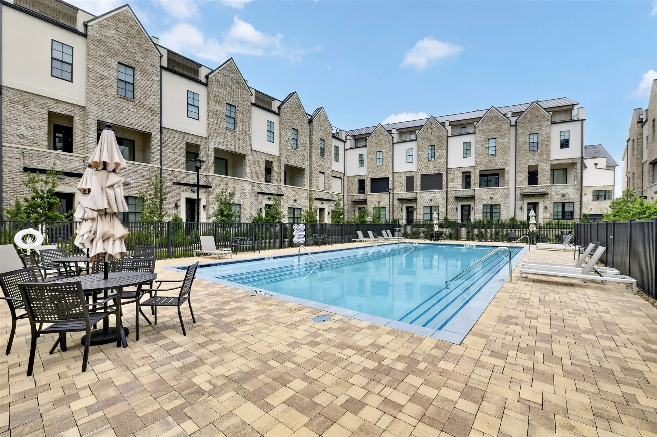 Townhouse For Rent in Dallas County , 610 Dalton Lane, Irving, Texas 75039, 3 Bedroom, 4 Bathroom, 2 Garage spaces, 2,403 Sqft, built in 2019, mls#21391548, Real Estate Agent in Irving, Homes For Rent in Dallas county, Homes For Rent in Irving, Realtor in Irving Texas, Real Estate Brokerage Independent Realty Texas, Luminita Cordes Realtor