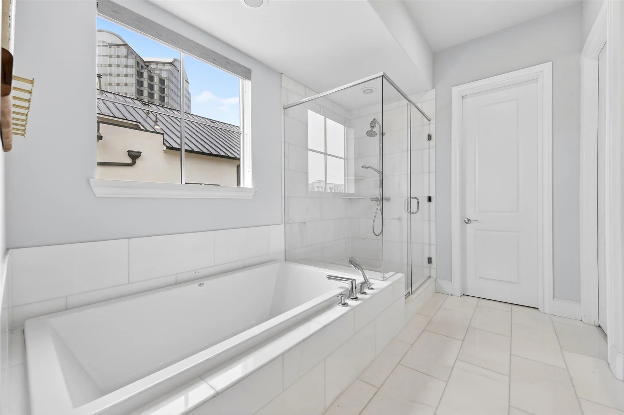 Townhouse For Rent in Dallas County , 610 Dalton Lane, Irving, Texas 75039, 3 Bedroom, 4 Bathroom, 2 Garage spaces, 2,403 Sqft, built in 2019, mls#21391548, Real Estate Agent in Irving, Homes For Rent in Dallas county, Homes For Rent in Irving, Realtor in Irving Texas, Real Estate Brokerage Independent Realty Texas, Luminita Cordes Realtor