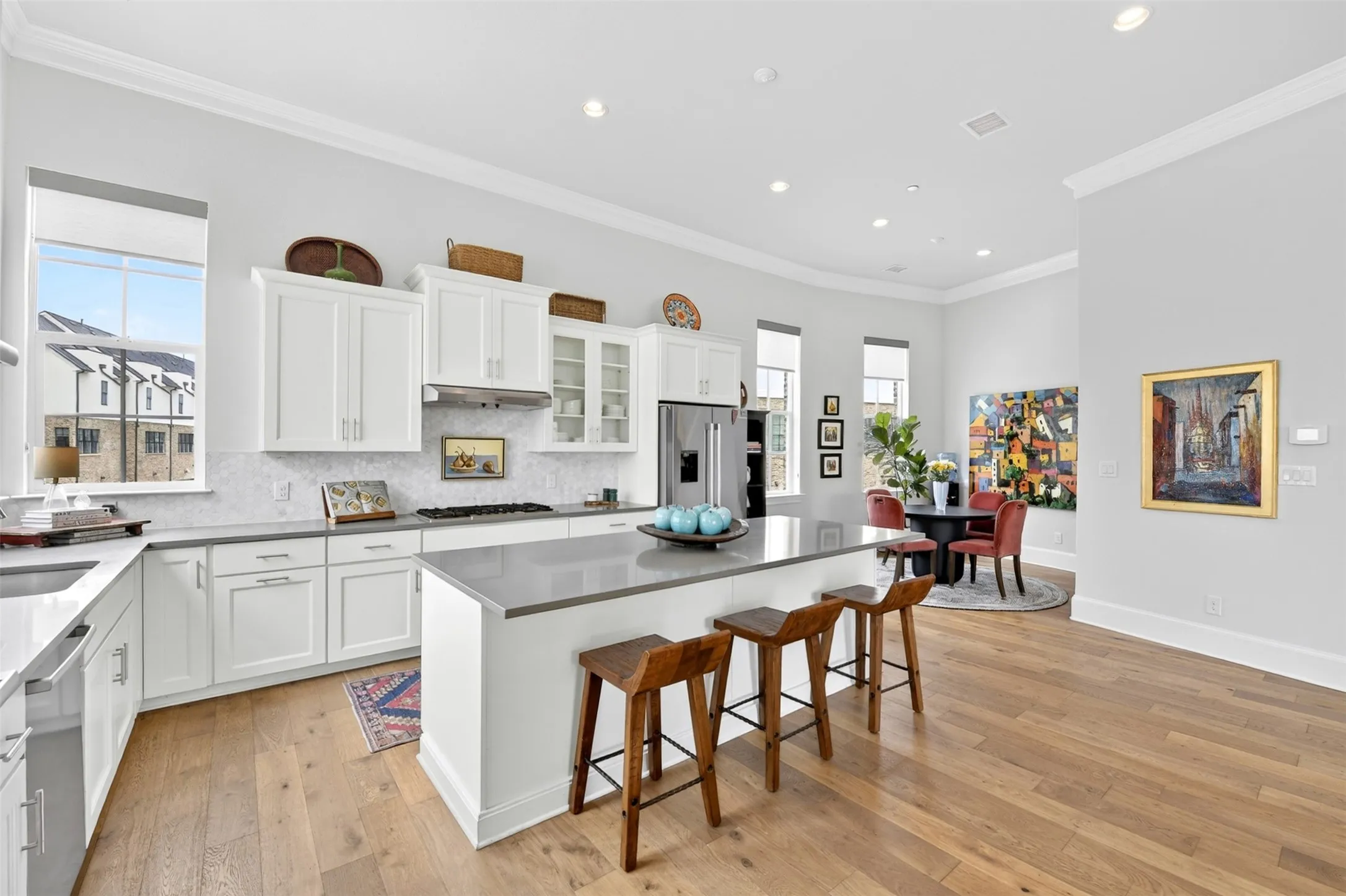 Townhouse For Rent in Dallas County , 610 Dalton Lane, Irving, Texas 75039, 3 Bedroom, 4 Bathroom, 2 Garage spaces, 2,403 Sqft, built in 2019, mls#21391548, Real Estate Agent in Irving, Homes For Rent in Dallas county, Homes For Rent in Irving, Realtor in Irving Texas, Real Estate Brokerage Independent Realty Texas, Luminita Cordes Realtor