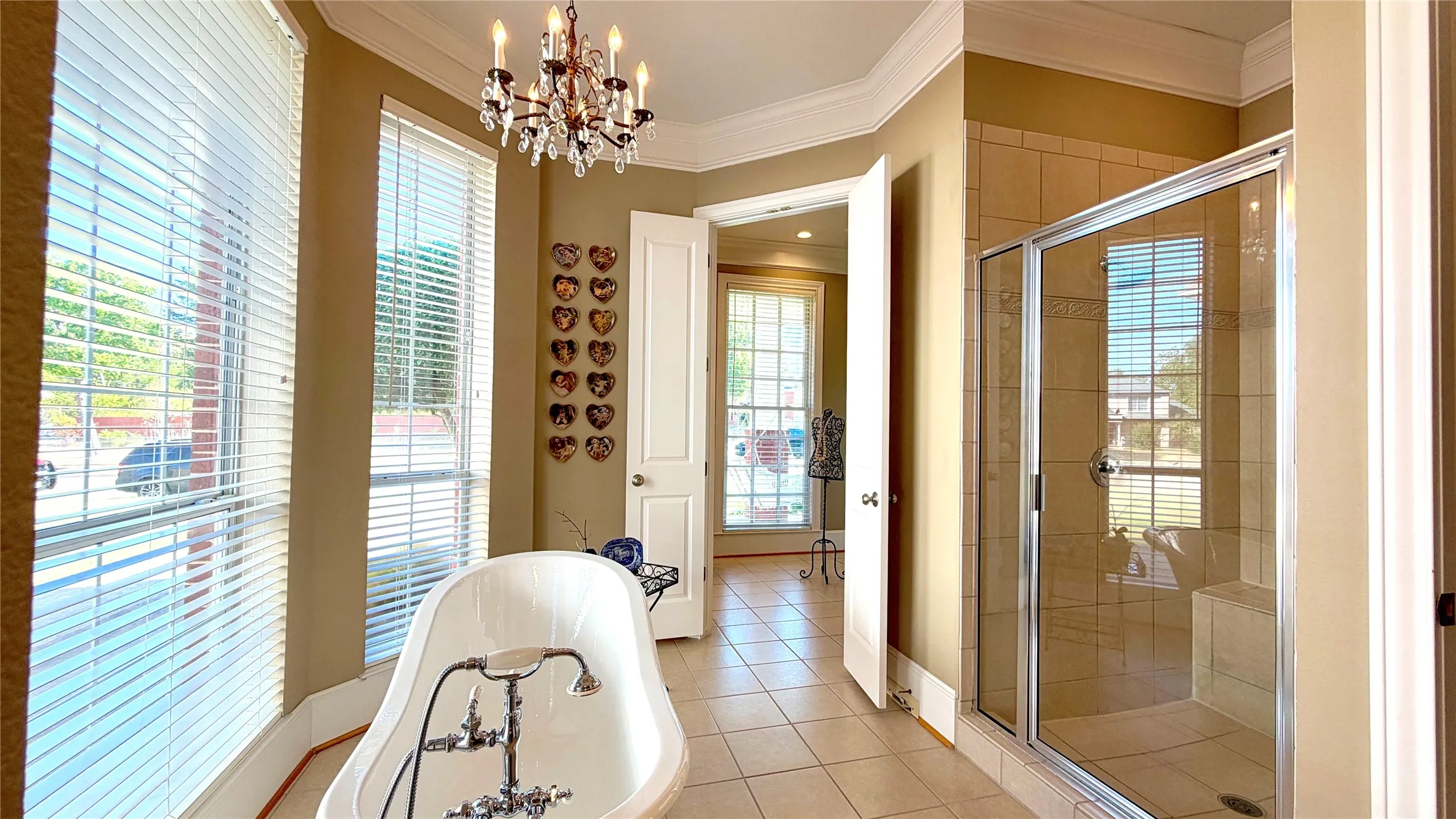 Single Family Residence For Sale in Kaufman County , 8 Griffith Court, Terrell, Texas 75160, 3 Bedroom, 3 Bathroom, 2 Garage spaces, 2,567 Sqft, built in 2001, mls#21394028, Real Estate Agent in Terrell, Homes For Sale in Kaufman county, Homes For Sale in Terrell, Realtor in Terrell Texas, Real Estate Brokerage Independent Realty Texas, Luminita Cordes Realtor