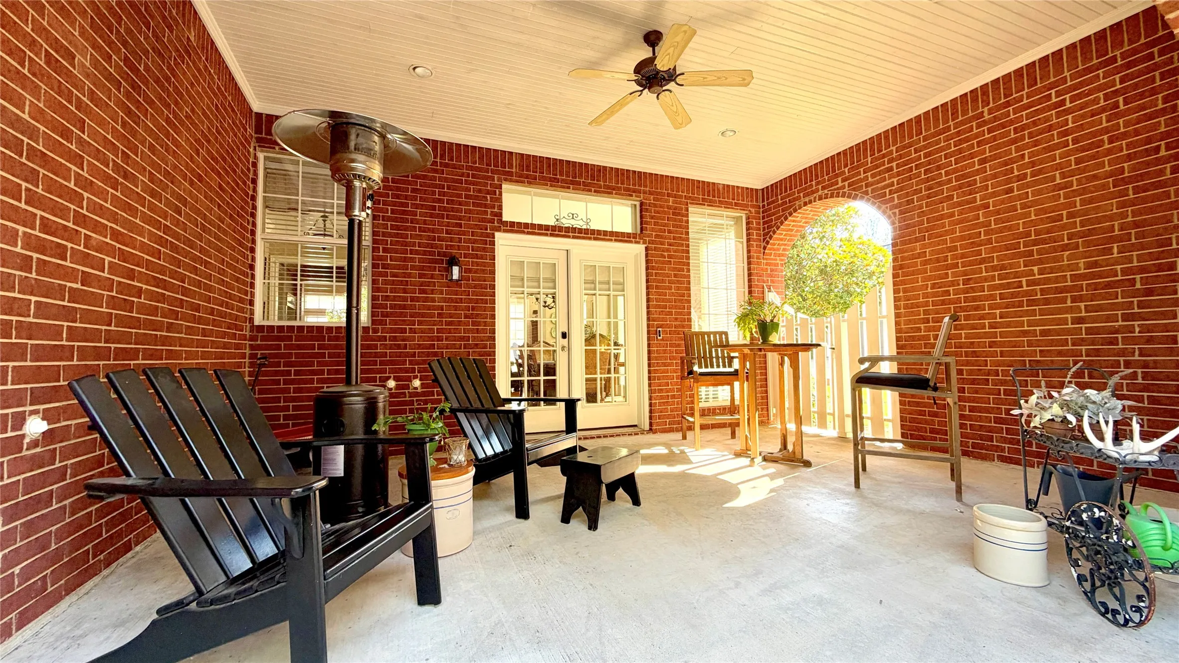 Single Family Residence For Sale in Kaufman County , 8 Griffith Court, Terrell, Texas 75160, 3 Bedroom, 3 Bathroom, 2 Garage spaces, 2,567 Sqft, built in 2001, mls#21394028, Real Estate Agent in Terrell, Homes For Sale in Kaufman county, Homes For Sale in Terrell, Realtor in Terrell Texas, Real Estate Brokerage Independent Realty Texas, Luminita Cordes Realtor