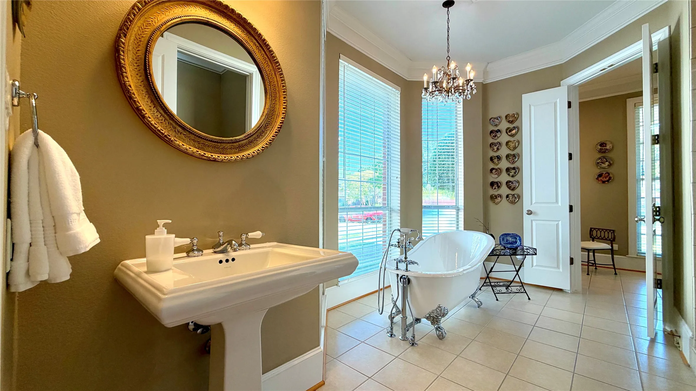 Single Family Residence For Sale in Kaufman County , 8 Griffith Court, Terrell, Texas 75160, 3 Bedroom, 3 Bathroom, 2 Garage spaces, 2,567 Sqft, built in 2001, mls#21394028, Real Estate Agent in Terrell, Homes For Sale in Kaufman county, Homes For Sale in Terrell, Realtor in Terrell Texas, Real Estate Brokerage Independent Realty Texas, Luminita Cordes Realtor