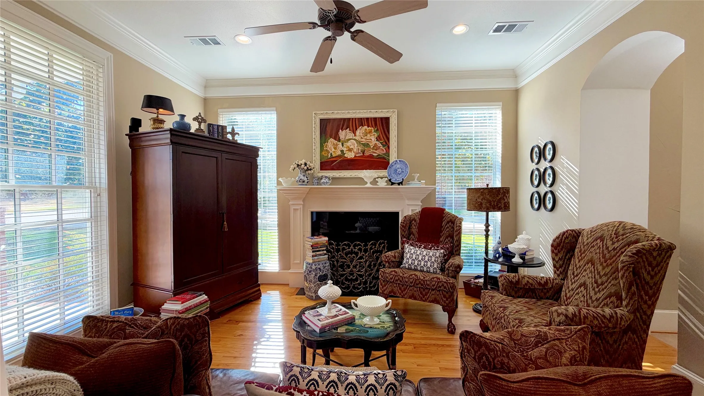Single Family Residence For Sale in Kaufman County , 8 Griffith Court, Terrell, Texas 75160, 3 Bedroom, 3 Bathroom, 2 Garage spaces, 2,567 Sqft, built in 2001, mls#21394028, Real Estate Agent in Terrell, Homes For Sale in Kaufman county, Homes For Sale in Terrell, Realtor in Terrell Texas, Real Estate Brokerage Independent Realty Texas, Luminita Cordes Realtor