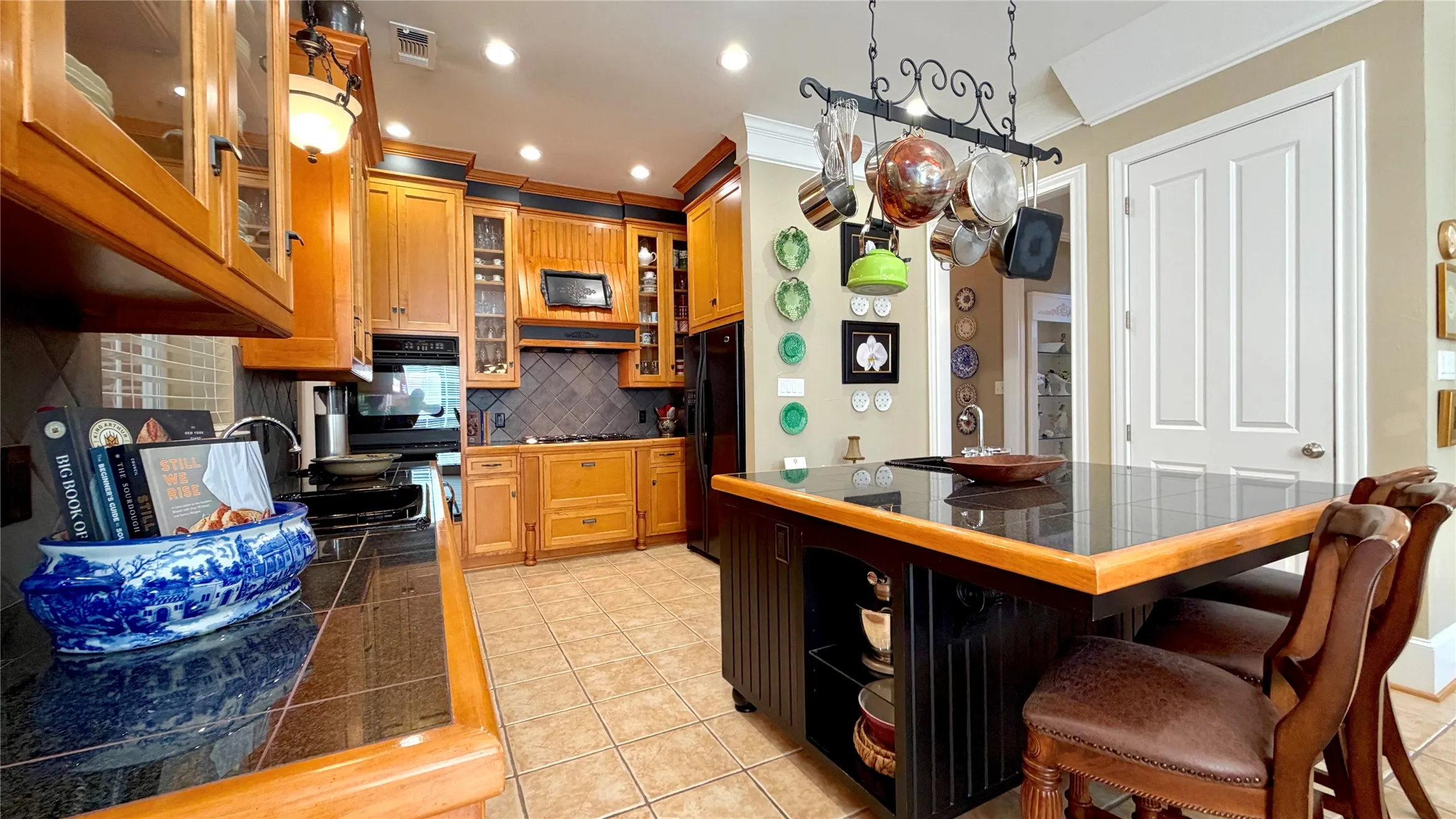 Single Family Residence For Sale in Kaufman County , 8 Griffith Court, Terrell, Texas 75160, 3 Bedroom, 3 Bathroom, 2 Garage spaces, 2,567 Sqft, built in 2001, mls#21394028, Real Estate Agent in Terrell, Homes For Sale in Kaufman county, Homes For Sale in Terrell, Realtor in Terrell Texas, Real Estate Brokerage Independent Realty Texas, Luminita Cordes Realtor