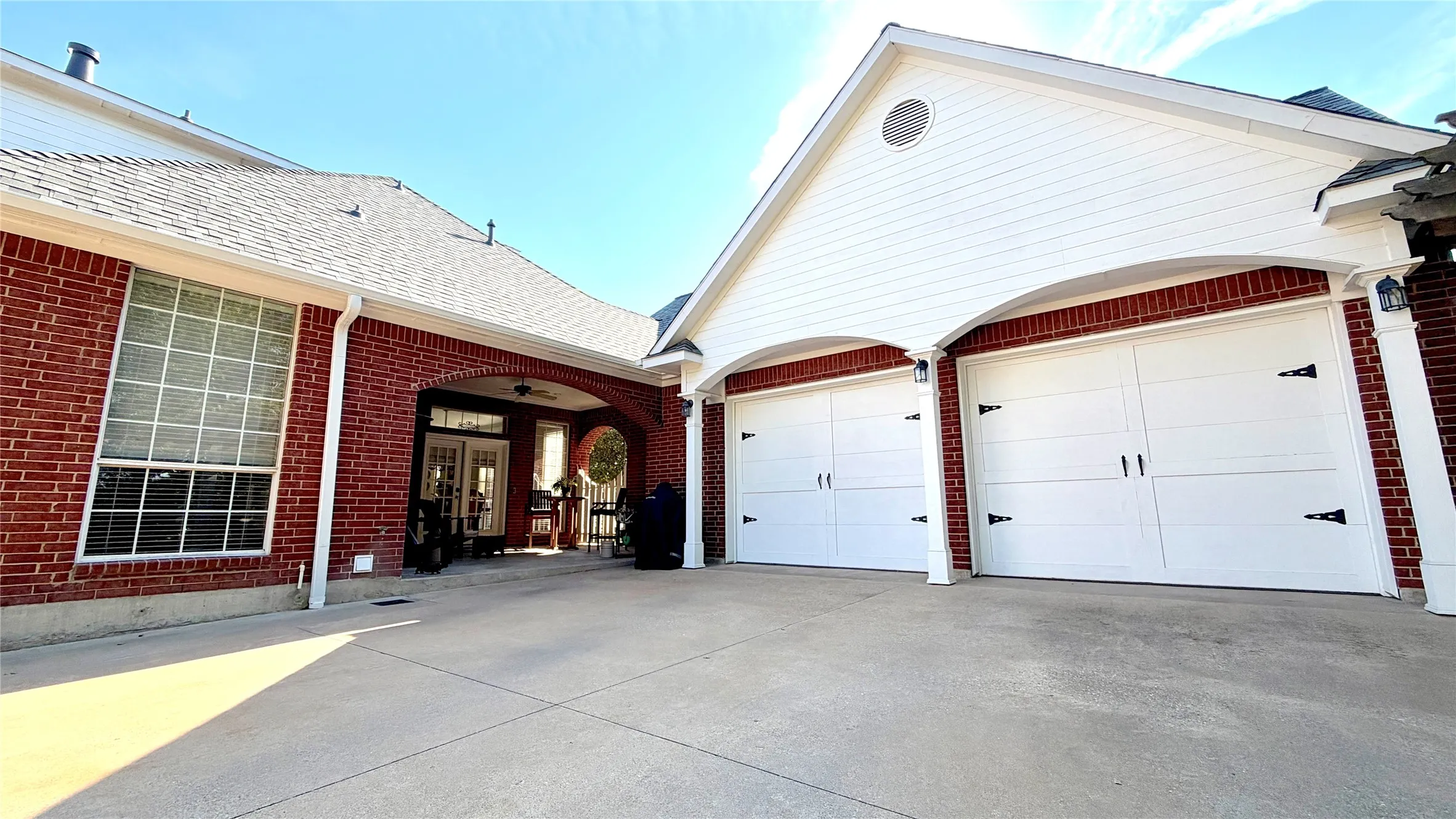 Single Family Residence For Sale in Kaufman County , 8 Griffith Court, Terrell, Texas 75160, 3 Bedroom, 3 Bathroom, 2 Garage spaces, 2,567 Sqft, built in 2001, mls#21394028, Real Estate Agent in Terrell, Homes For Sale in Kaufman county, Homes For Sale in Terrell, Realtor in Terrell Texas, Real Estate Brokerage Independent Realty Texas, Luminita Cordes Realtor
