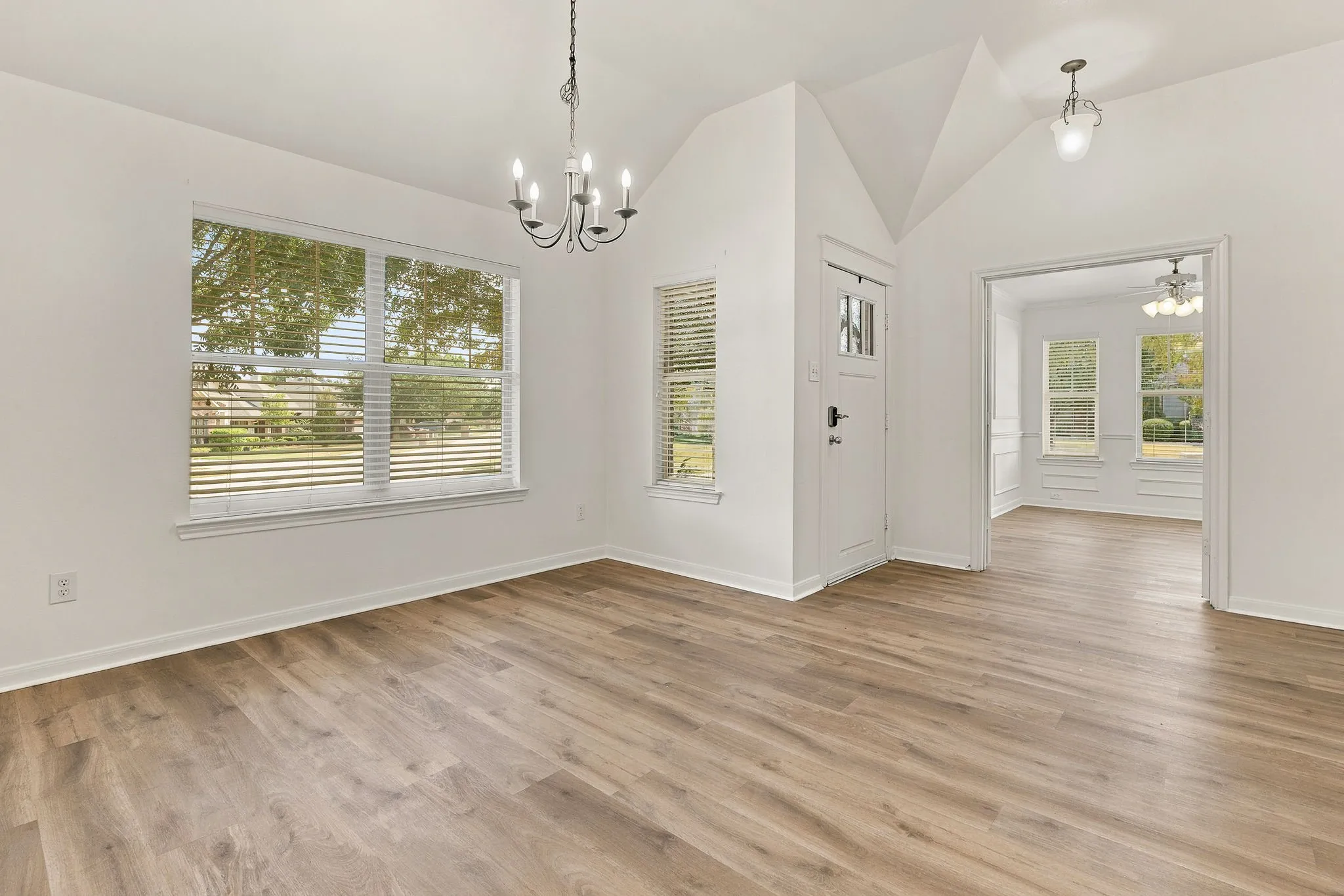 Single Family Residence For Sale in Collin County , 7600 Val Verde Drive, Mc Kinney, Texas 75071, 4 Bedroom, 2 Bathroom, 2 Garage spaces, 2,235 Sqft, built in 2005, mls#21381987, Real Estate Agent in Mc Kinney, Homes For Sale in Collin county, Homes For Sale in Mc Kinney, Realtor in Mc Kinney Texas, Real Estate Brokerage Independent Realty Texas, Luminita Cordes Realtor