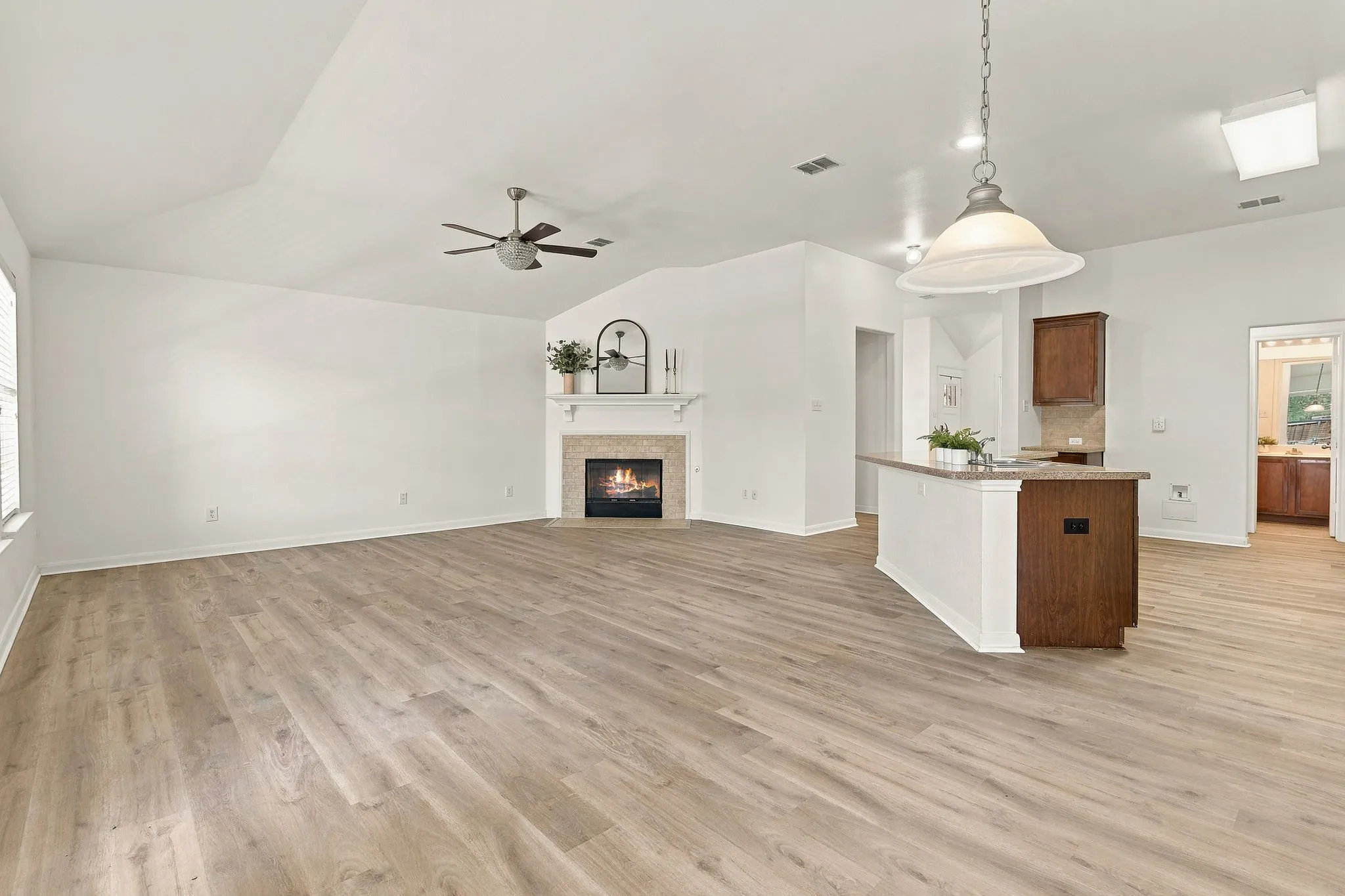 Breakfast area and living room