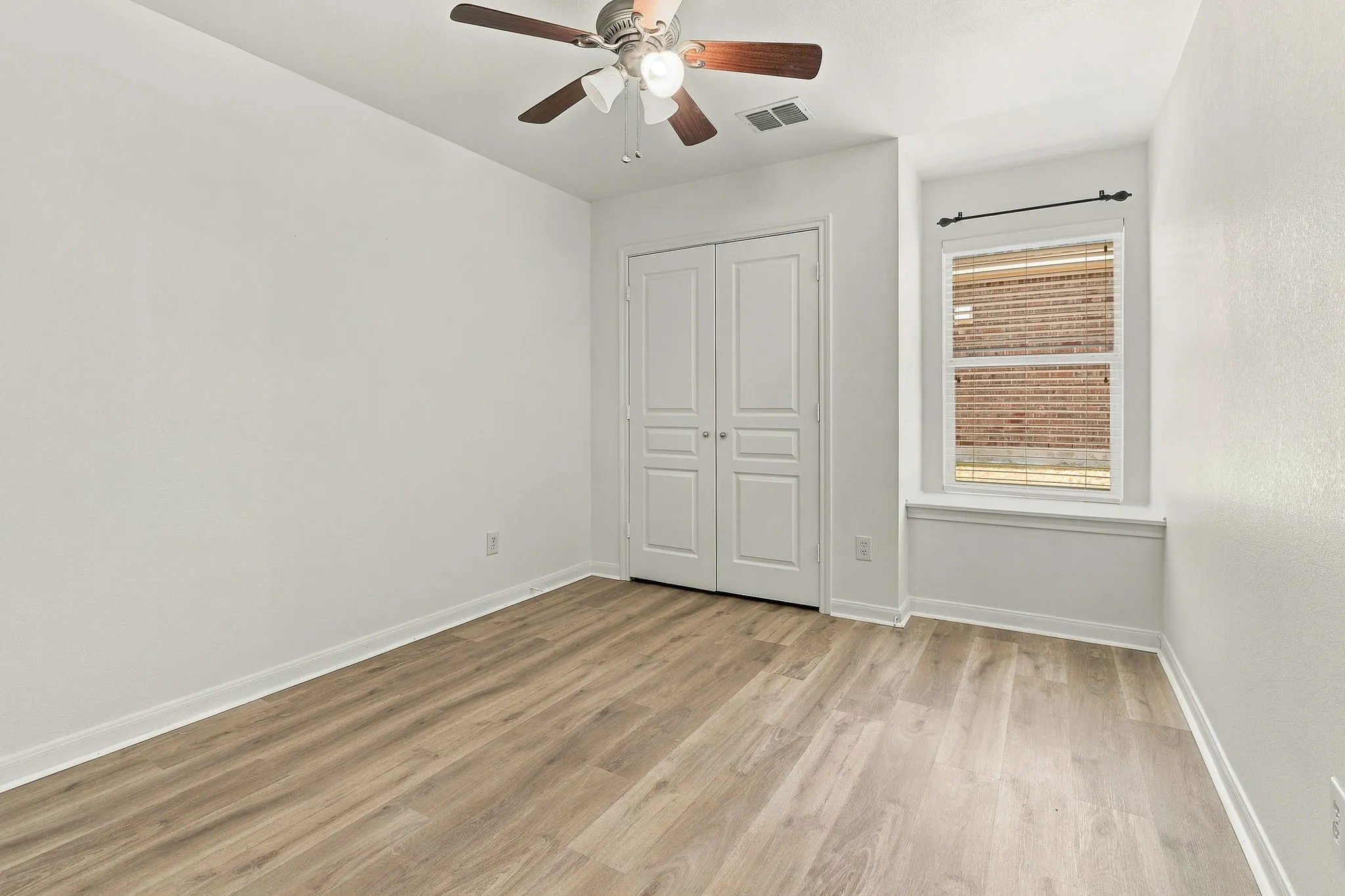 Single Family Residence For Sale in Collin County , 7600 Val Verde Drive, Mc Kinney, Texas 75071, 4 Bedroom, 2 Bathroom, 2 Garage spaces, 2,235 Sqft, built in 2005, mls#21381987, Real Estate Agent in Mc Kinney, Homes For Sale in Collin county, Homes For Sale in Mc Kinney, Realtor in Mc Kinney Texas, Real Estate Brokerage Independent Realty Texas, Luminita Cordes Realtor
