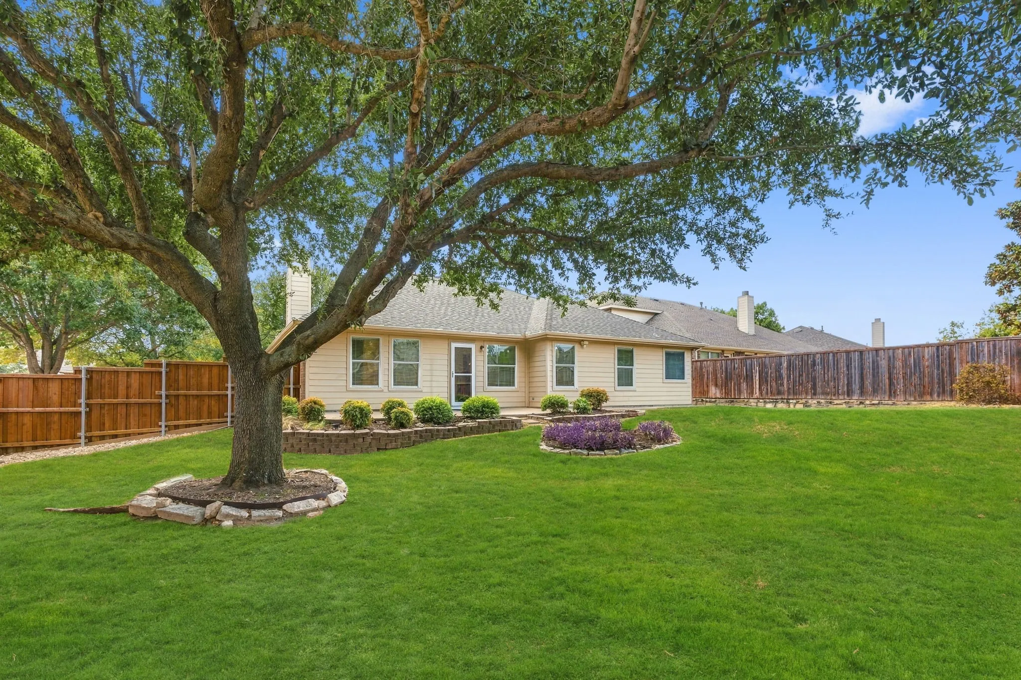 Single Family Residence For Sale in Collin County , 7600 Val Verde Drive, Mc Kinney, Texas 75071, 4 Bedroom, 2 Bathroom, 2 Garage spaces, 2,235 Sqft, built in 2005, mls#21381987, Real Estate Agent in Mc Kinney, Homes For Sale in Collin county, Homes For Sale in Mc Kinney, Realtor in Mc Kinney Texas, Real Estate Brokerage Independent Realty Texas, Luminita Cordes Realtor