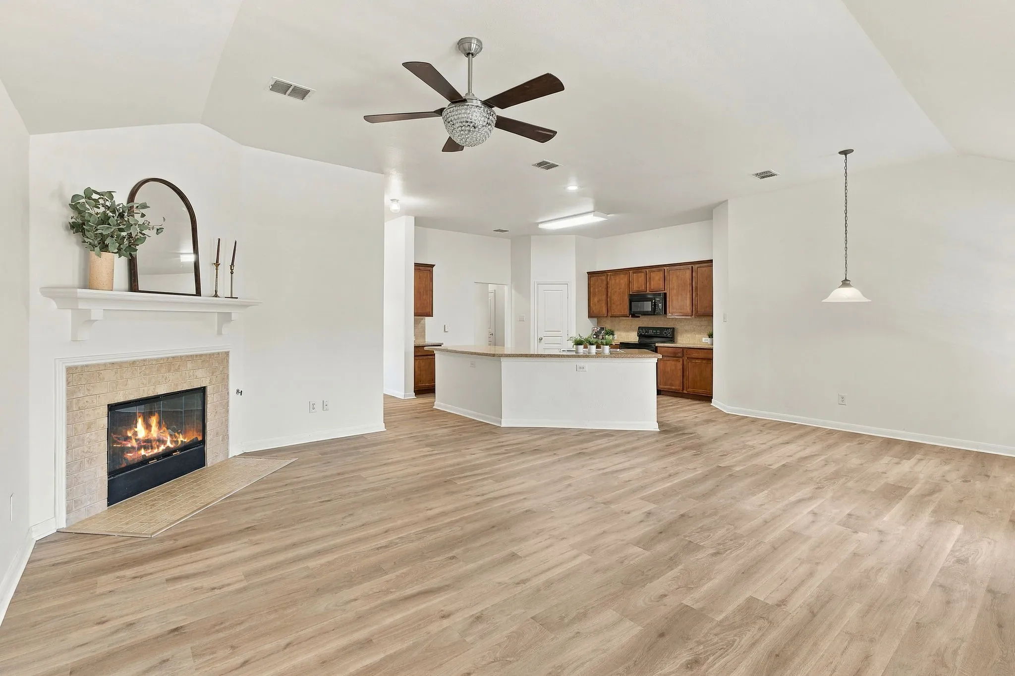 Single Family Residence For Sale in Collin County , 7600 Val Verde Drive, Mc Kinney, Texas 75071, 4 Bedroom, 2 Bathroom, 2 Garage spaces, 2,235 Sqft, built in 2005, mls#21381987, Real Estate Agent in Mc Kinney, Homes For Sale in Collin county, Homes For Sale in Mc Kinney, Realtor in Mc Kinney Texas, Real Estate Brokerage Independent Realty Texas, Luminita Cordes Realtor
