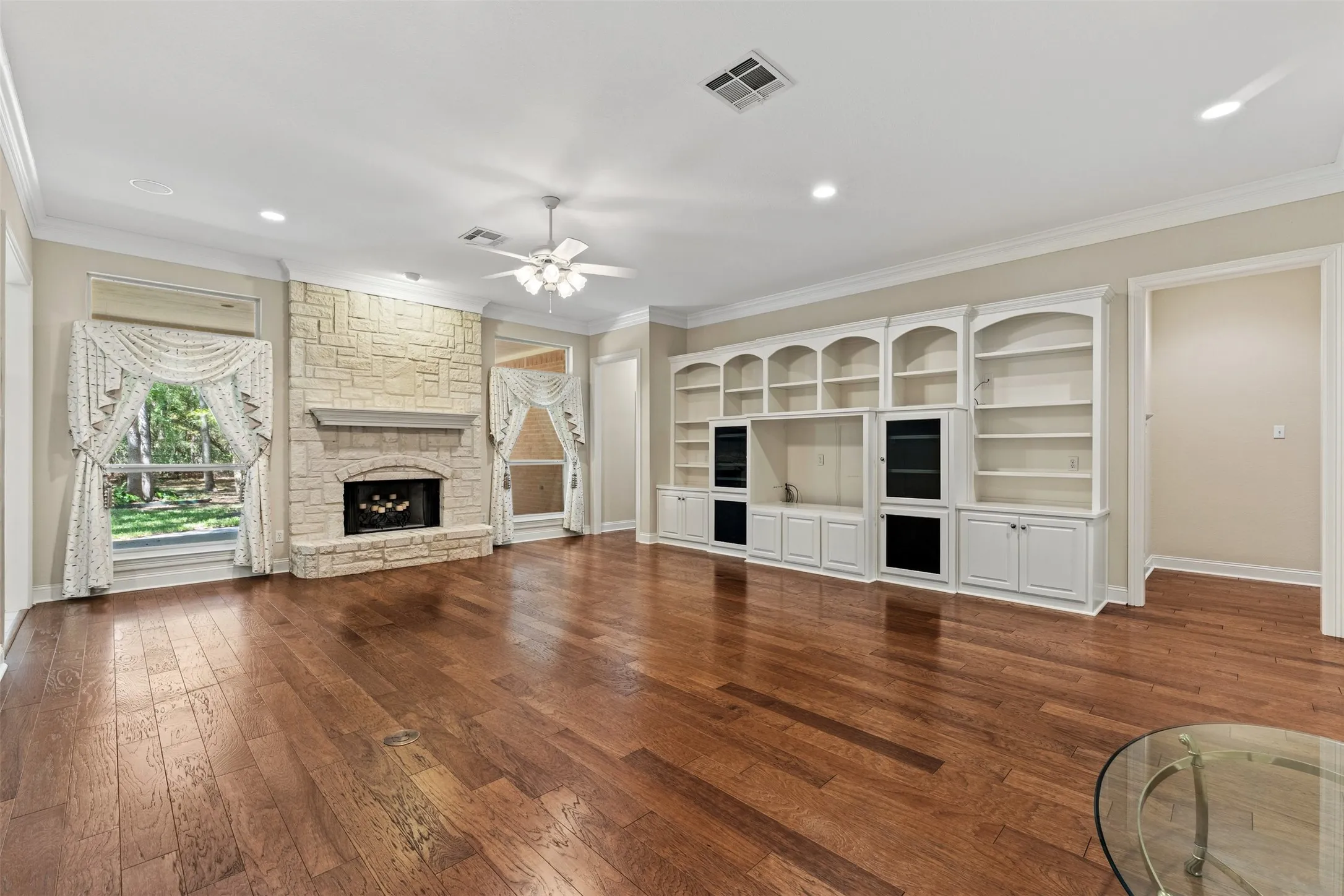 Single Family Residence For Sale in Mc Lennan County , 235 Settlers Creek Trail, Woodway, Texas 76712, 3 Bedroom, 3 Bathroom, 3 Garage spaces, 3,215 Sqft, built in 2002, mls#21394251, Real Estate Agent in Woodway, Homes For Sale in Mc Lennan county, Homes For Sale in Woodway, Realtor in Woodway Texas, Real Estate Brokerage Independent Realty Texas, Luminita Cordes Realtor