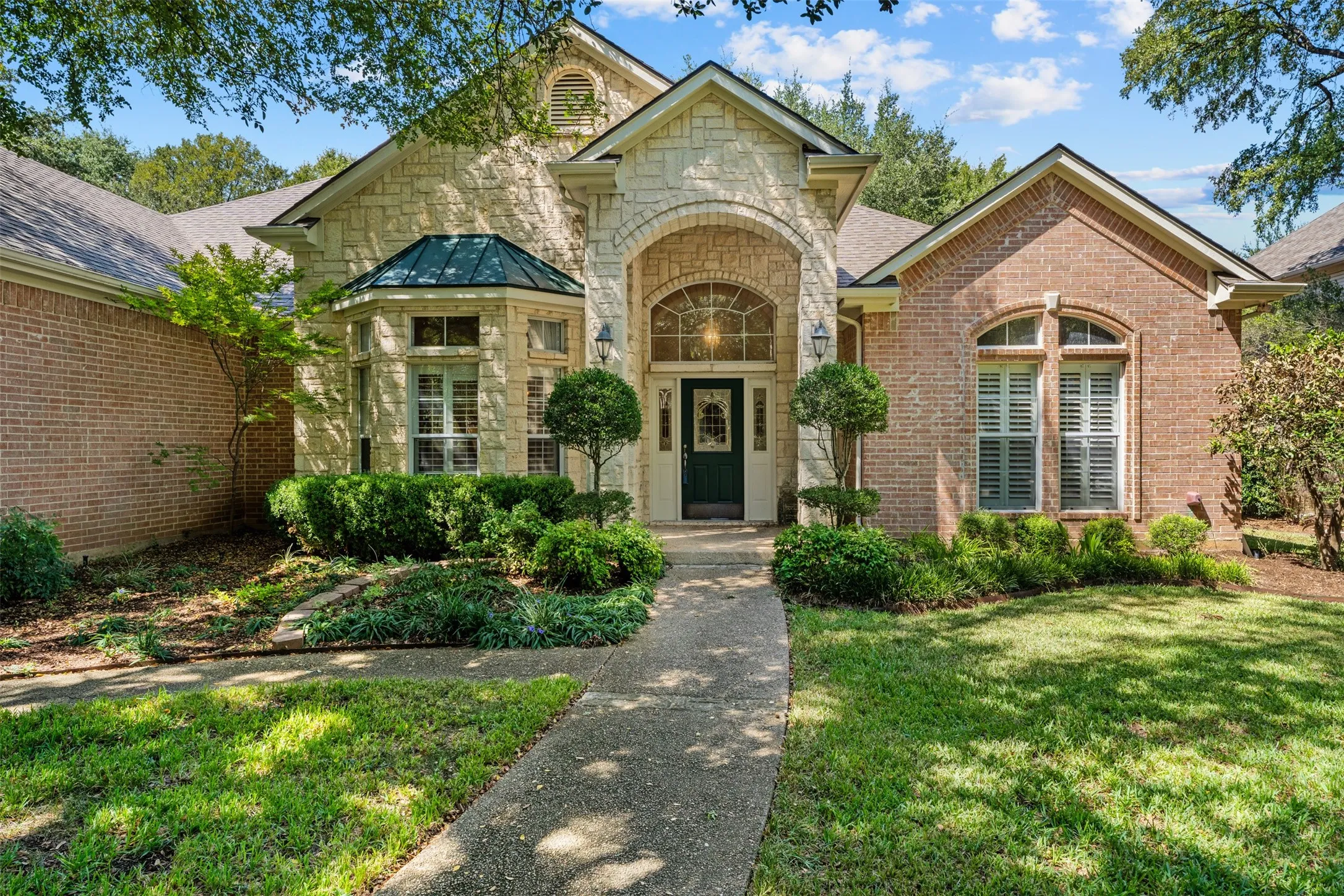 Single Family Residence For Sale in Mc Lennan County , 235 Settlers Creek Trail, Woodway, Texas 76712, 3 Bedroom, 3 Bathroom, 3 Garage spaces, 3,215 Sqft, built in 2002, mls#21394251, Real Estate Agent in Woodway, Homes For Sale in Mc Lennan county, Homes For Sale in Woodway, Realtor in Woodway Texas, Real Estate Brokerage Independent Realty Texas, Luminita Cordes Realtor
