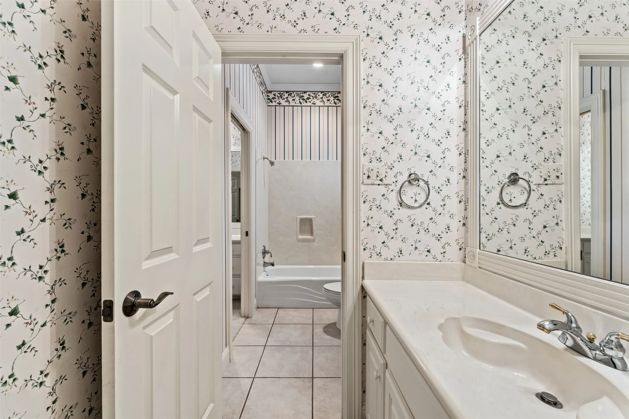 Single Family Residence For Sale in Mc Lennan County , 235 Settlers Creek Trail, Woodway, Texas 76712, 3 Bedroom, 3 Bathroom, 3 Garage spaces, 3,215 Sqft, built in 2002, mls#21394251, Real Estate Agent in Woodway, Homes For Sale in Mc Lennan county, Homes For Sale in Woodway, Realtor in Woodway Texas, Real Estate Brokerage Independent Realty Texas, Luminita Cordes Realtor