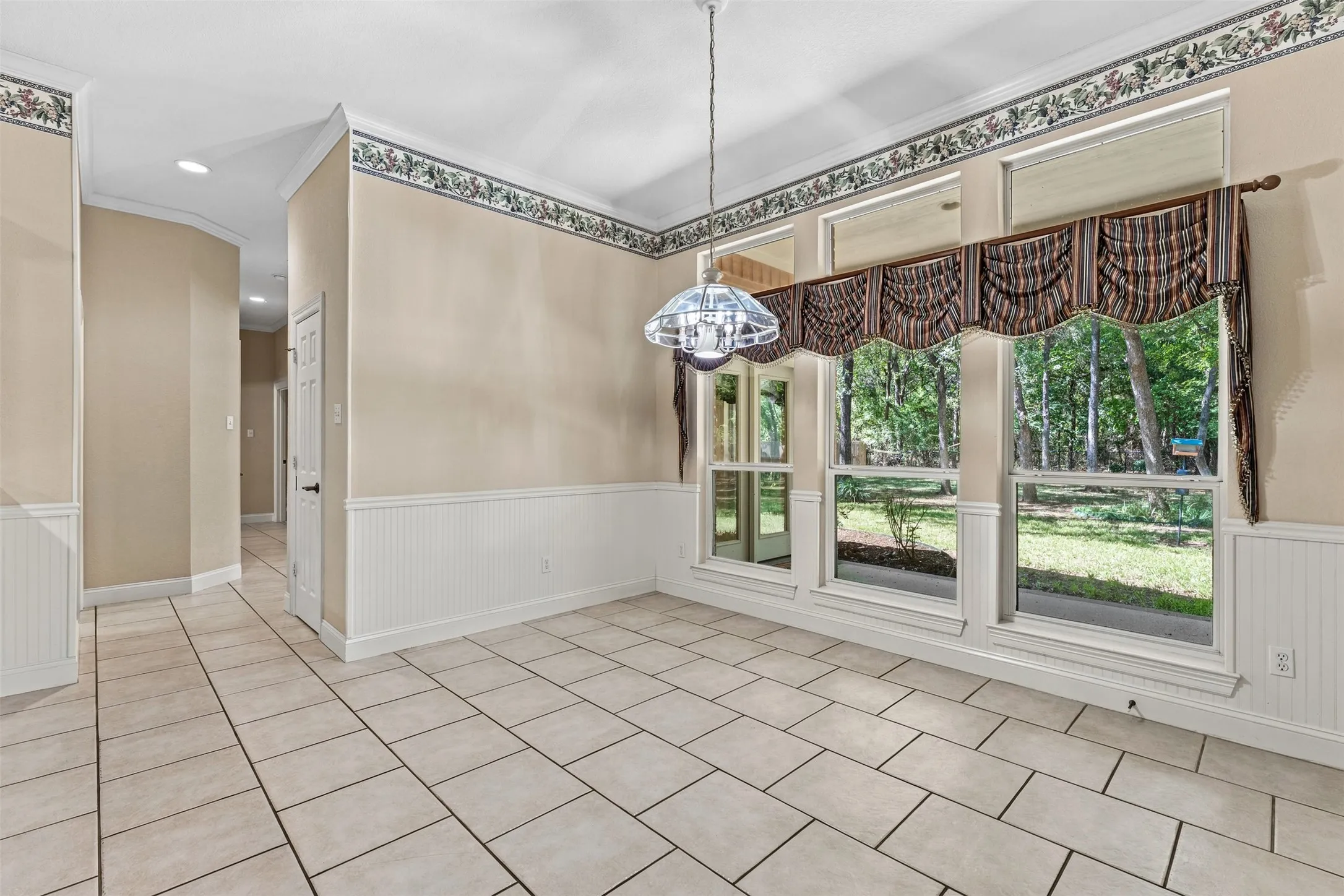 Single Family Residence For Sale in Mc Lennan County , 235 Settlers Creek Trail, Woodway, Texas 76712, 3 Bedroom, 3 Bathroom, 3 Garage spaces, 3,215 Sqft, built in 2002, mls#21394251, Real Estate Agent in Woodway, Homes For Sale in Mc Lennan county, Homes For Sale in Woodway, Realtor in Woodway Texas, Real Estate Brokerage Independent Realty Texas, Luminita Cordes Realtor