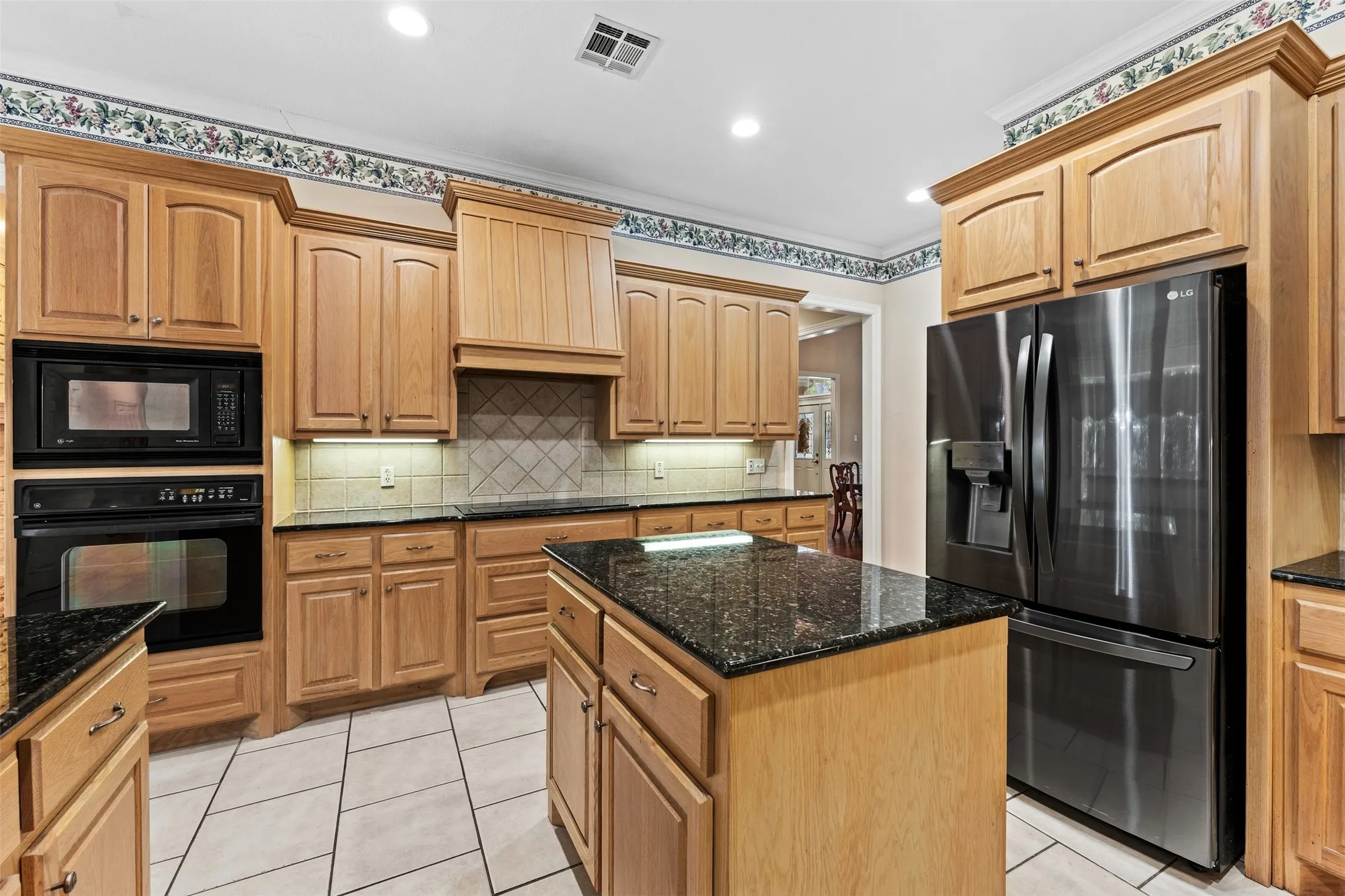 Single Family Residence For Sale in Mc Lennan County , 235 Settlers Creek Trail, Woodway, Texas 76712, 3 Bedroom, 3 Bathroom, 3 Garage spaces, 3,215 Sqft, built in 2002, mls#21394251, Real Estate Agent in Woodway, Homes For Sale in Mc Lennan county, Homes For Sale in Woodway, Realtor in Woodway Texas, Real Estate Brokerage Independent Realty Texas, Luminita Cordes Realtor