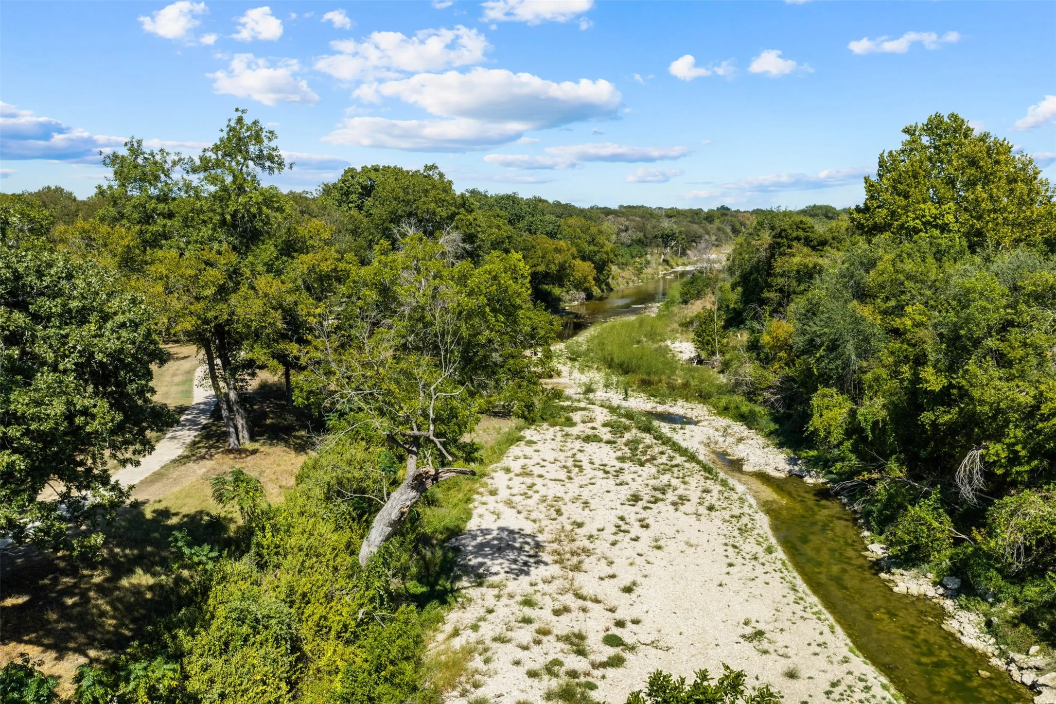 Single Family Residence For Sale in Mc Lennan County , 235 Settlers Creek Trail, Woodway, Texas 76712, 3 Bedroom, 3 Bathroom, 3 Garage spaces, 3,215 Sqft, built in 2002, mls#21394251, Real Estate Agent in Woodway, Homes For Sale in Mc Lennan county, Homes For Sale in Woodway, Realtor in Woodway Texas, Real Estate Brokerage Independent Realty Texas, Luminita Cordes Realtor