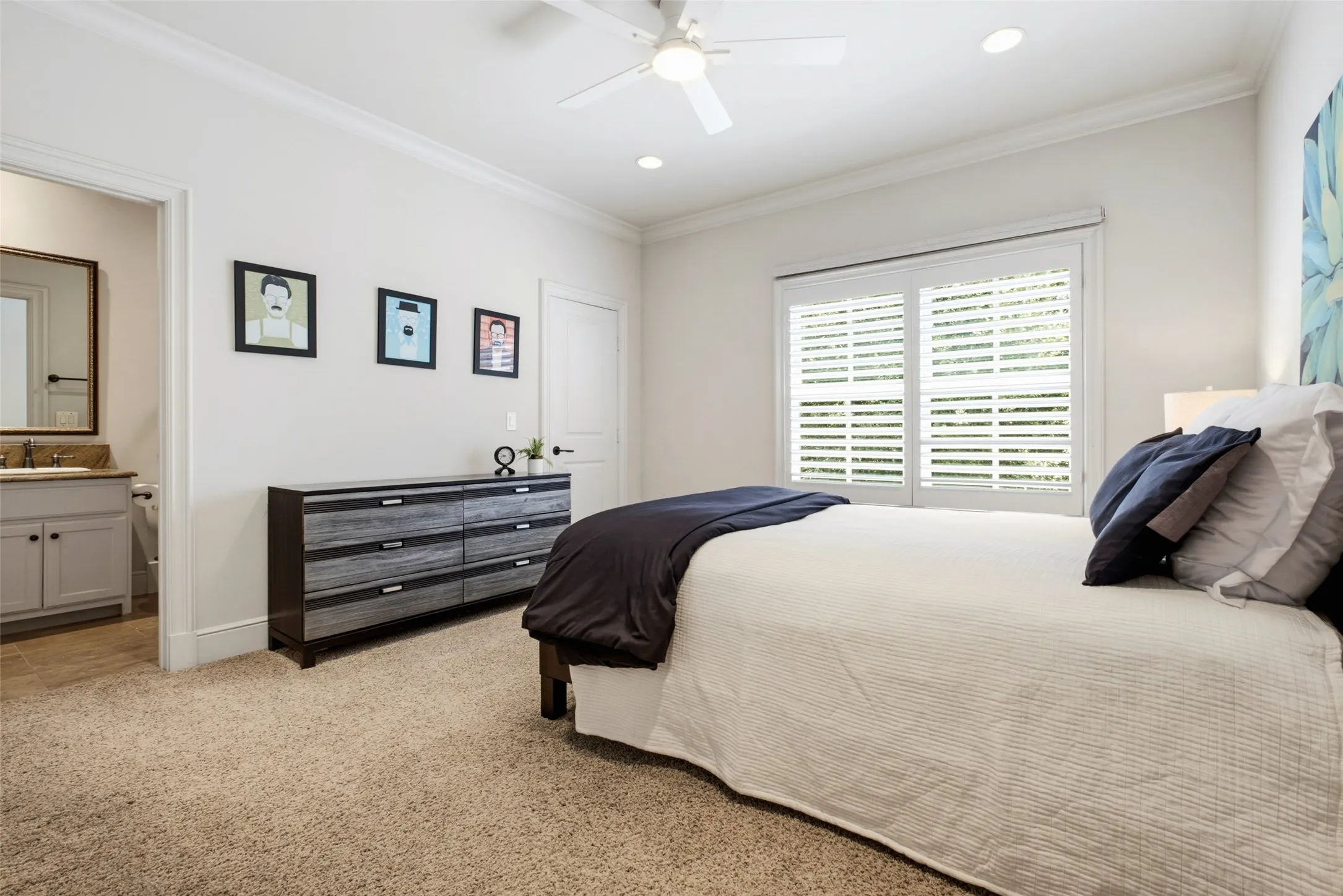 Single Family Residence For Sale in Dallas County , 5243 Willis Avenue, Dallas, Texas 75206, 3 Bedroom, 4 Bathroom, 2 Garage spaces, 3,814 Sqft, built in 2006, mls#21346921, Real Estate Agent in Dallas, Homes For Sale in Dallas county, Homes For Sale in Dallas, Realtor in Dallas Texas, Real Estate Brokerage Independent Realty Texas, Luminita Cordes Realtor