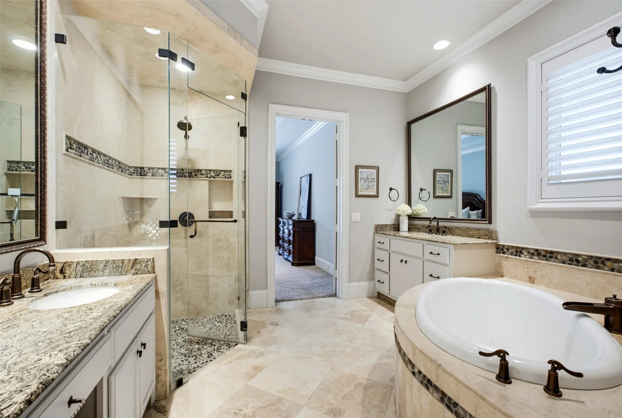 Single Family Residence For Sale in Dallas County , 5243 Willis Avenue, Dallas, Texas 75206, 3 Bedroom, 4 Bathroom, 2 Garage spaces, 3,814 Sqft, built in 2006, mls#21346921, Real Estate Agent in Dallas, Homes For Sale in Dallas county, Homes For Sale in Dallas, Realtor in Dallas Texas, Real Estate Brokerage Independent Realty Texas, Luminita Cordes Realtor