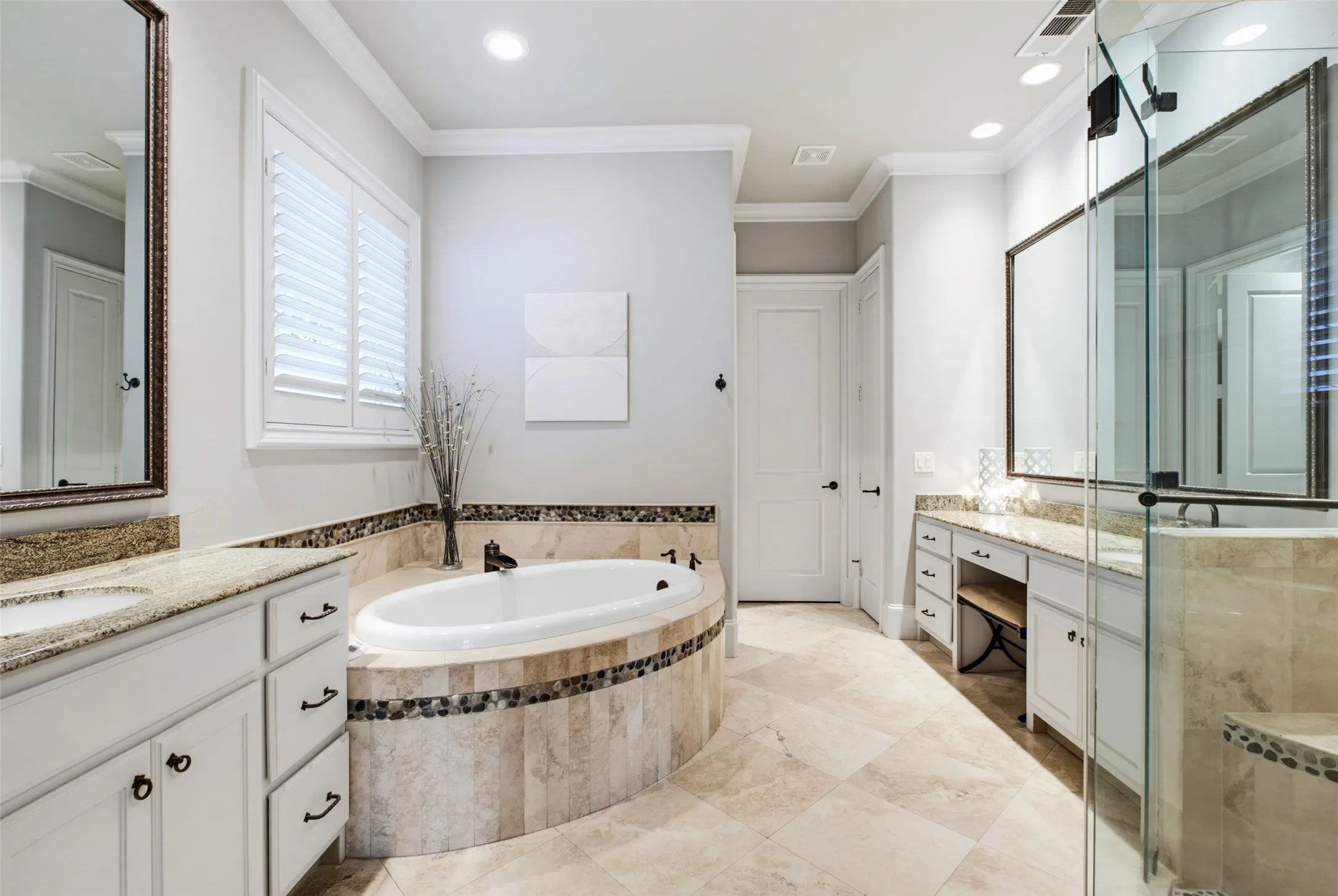 Single Family Residence For Sale in Dallas County , 5243 Willis Avenue, Dallas, Texas 75206, 3 Bedroom, 4 Bathroom, 2 Garage spaces, 3,814 Sqft, built in 2006, mls#21346921, Real Estate Agent in Dallas, Homes For Sale in Dallas county, Homes For Sale in Dallas, Realtor in Dallas Texas, Real Estate Brokerage Independent Realty Texas, Luminita Cordes Realtor