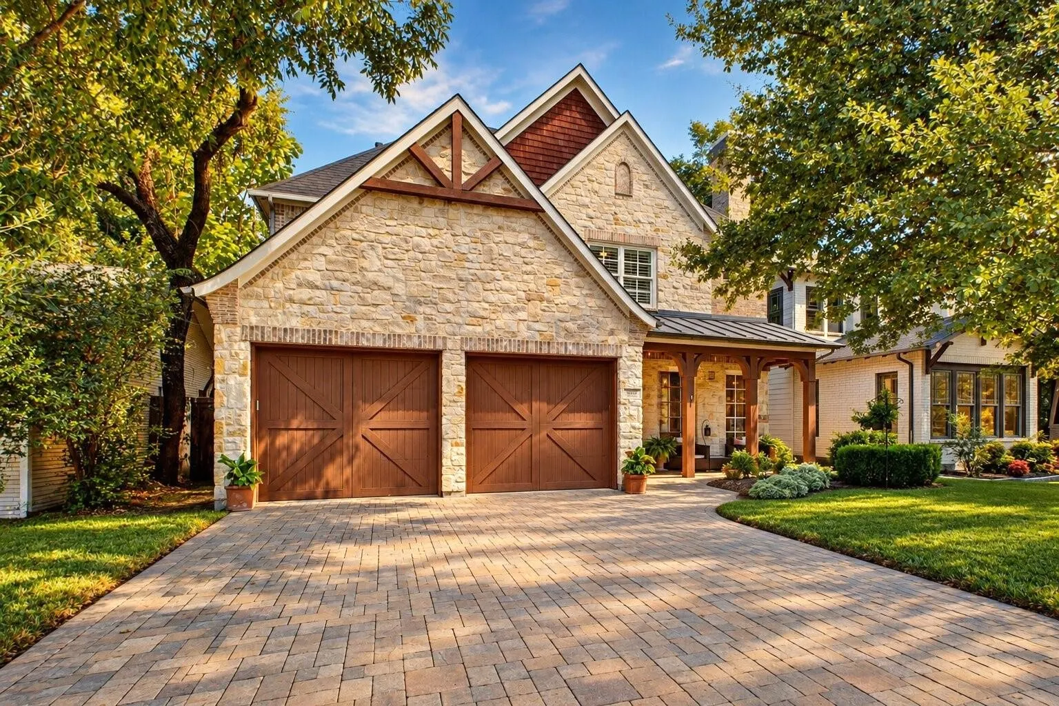 Single Family Residence For Sale in Dallas County , 5243 Willis Avenue, Dallas, Texas 75206, 3 Bedroom, 4 Bathroom, 2 Garage spaces, 3,814 Sqft, built in 2006, mls#21346921, Real Estate Agent in Dallas, Homes For Sale in Dallas county, Homes For Sale in Dallas, Realtor in Dallas Texas, Real Estate Brokerage Independent Realty Texas, Luminita Cordes Realtor