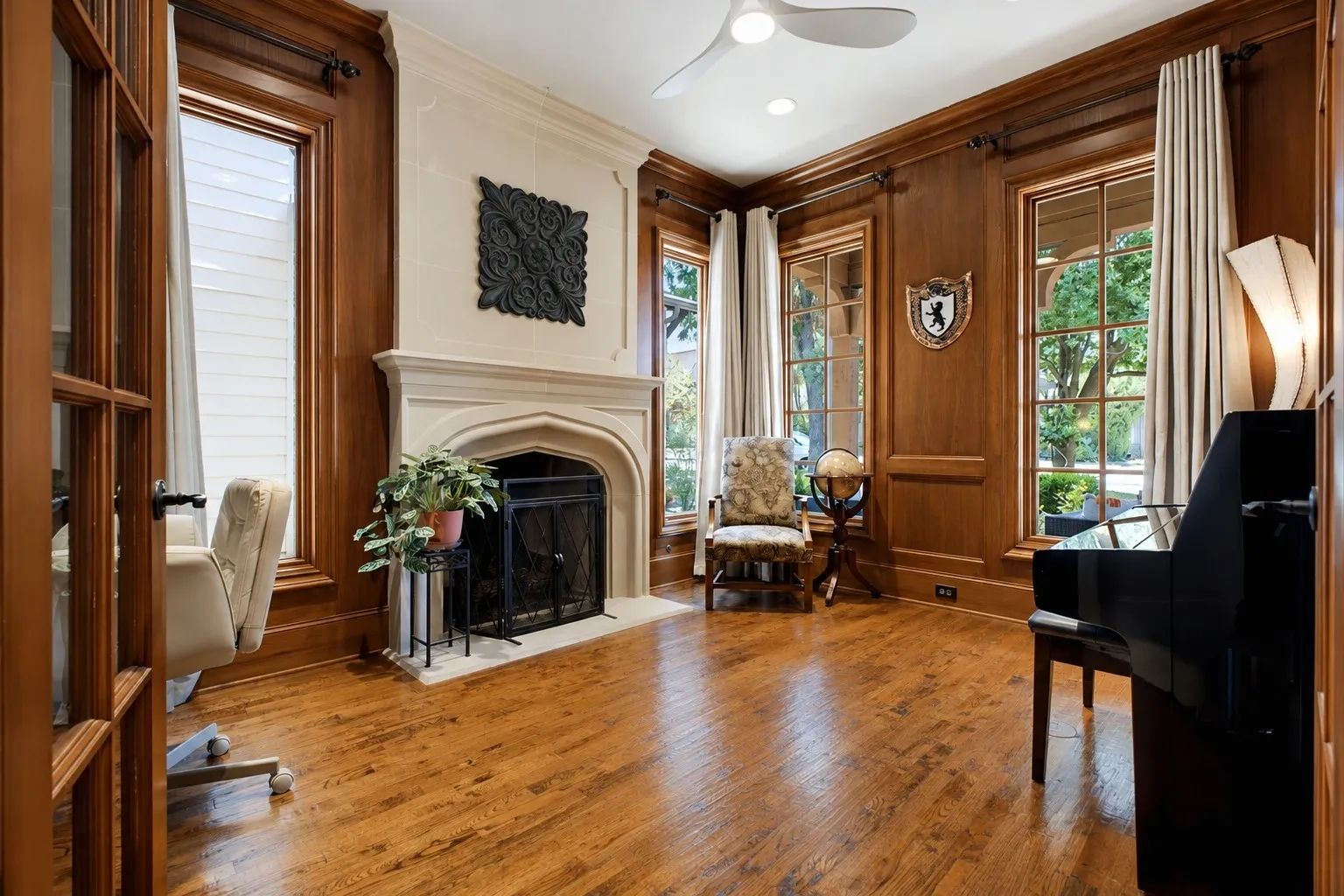 Single Family Residence For Sale in Dallas County , 5243 Willis Avenue, Dallas, Texas 75206, 3 Bedroom, 4 Bathroom, 2 Garage spaces, 3,814 Sqft, built in 2006, mls#21346921, Real Estate Agent in Dallas, Homes For Sale in Dallas county, Homes For Sale in Dallas, Realtor in Dallas Texas, Real Estate Brokerage Independent Realty Texas, Luminita Cordes Realtor
