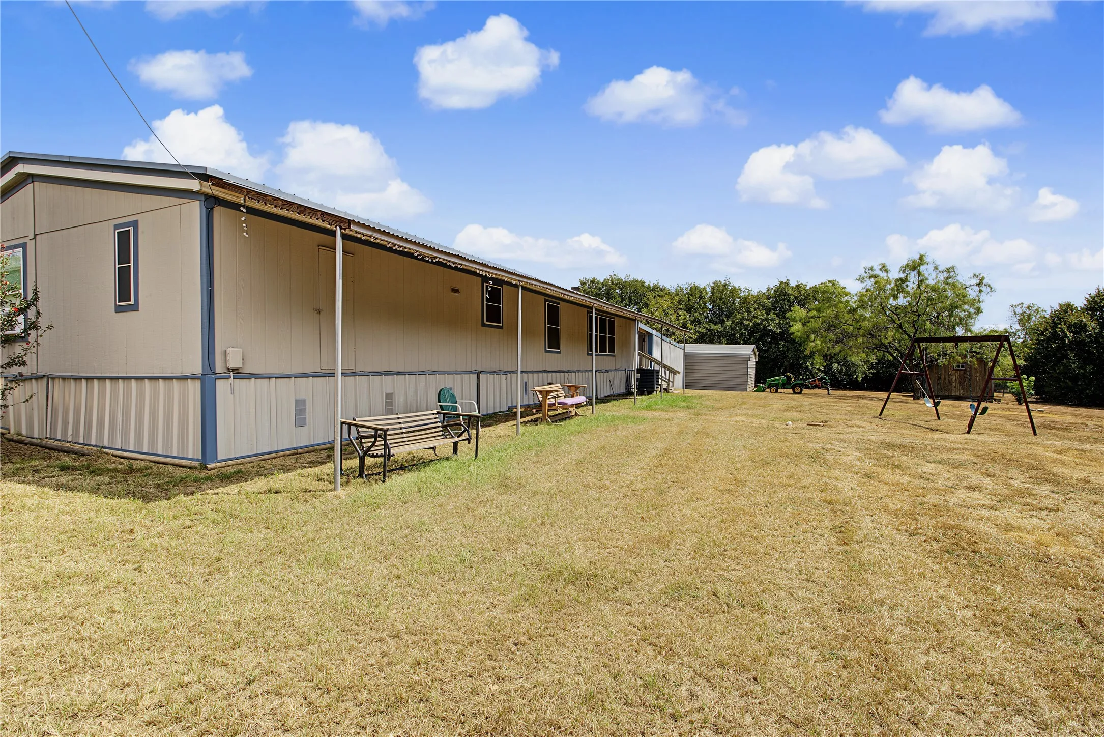 Single Family Residence For Sale in Johnson County , 6005 Vinery Lane, Joshua, Texas 76058, 3 Bedroom, 2 Bathroom, 2 Garage spaces, 2,692 Sqft, built in 2001, mls#21391421, Real Estate Agent in Joshua, Homes For Sale in Johnson county, Homes For Sale in Joshua, Realtor in Joshua Texas, Real Estate Brokerage Independent Realty Texas, Luminita Cordes Realtor