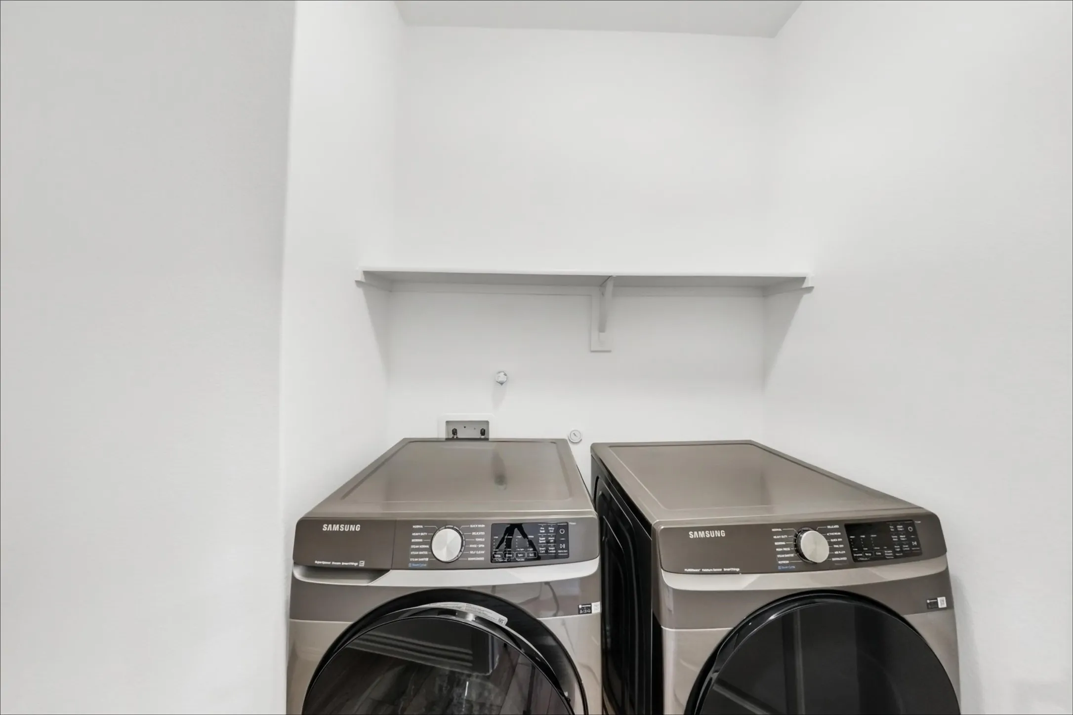 Single Family Residence For Rent in Tarrant County , 316 Rangars Ridge Place, Fort Worth, Texas 76120, 4 Bedroom, 3 Bathroom, 2 Garage spaces, 1,973 Sqft, built in 2023, mls#21394285, Real Estate Agent in Fort Worth, Homes For Rent in Tarrant county, Homes For Rent in Fort Worth, Realtor in Fort Worth Texas, Real Estate Brokerage Independent Realty Texas, Luminita Cordes Realtor