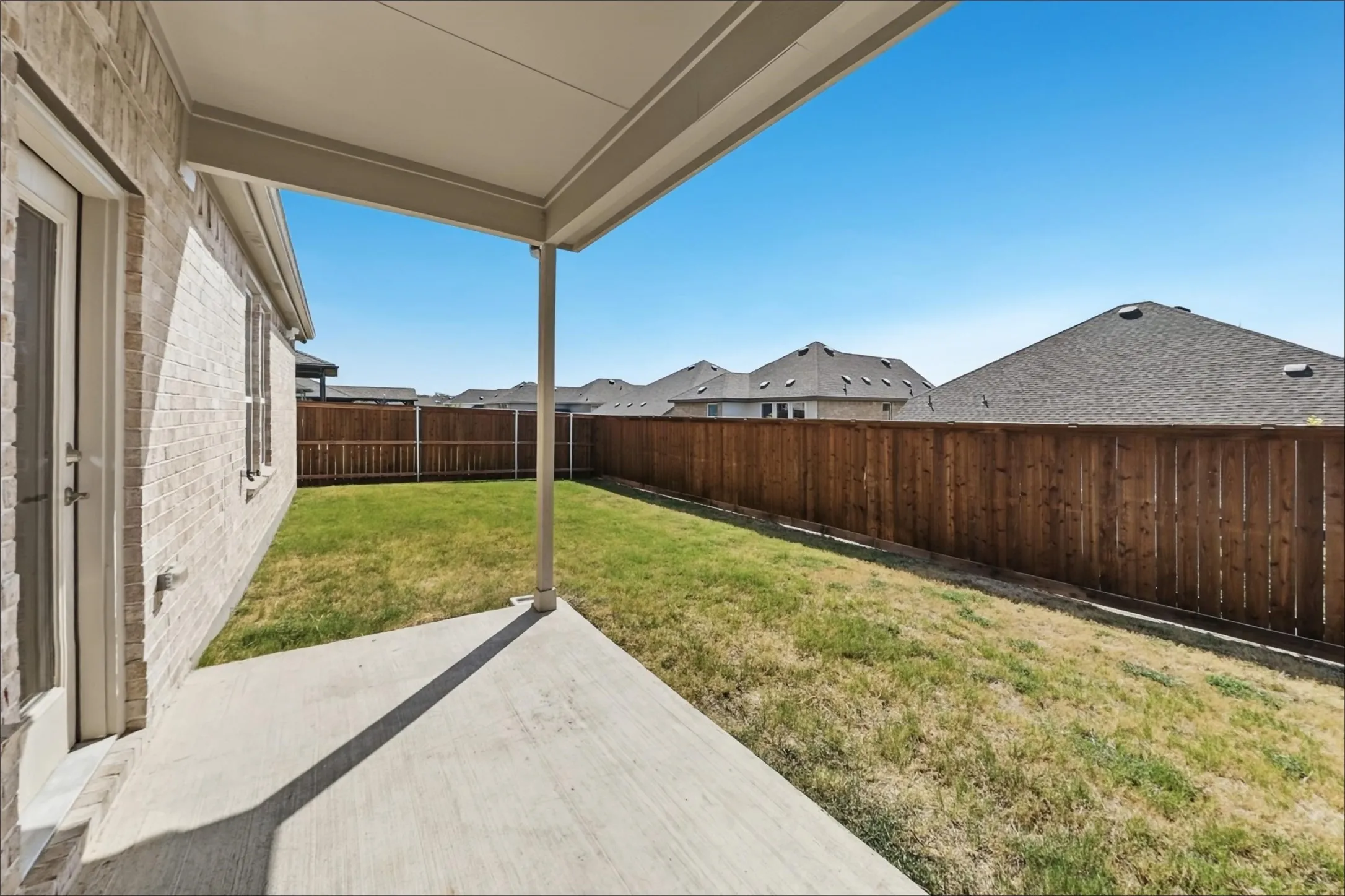 Single Family Residence For Rent in Tarrant County , 316 Rangars Ridge Place, Fort Worth, Texas 76120, 4 Bedroom, 3 Bathroom, 2 Garage spaces, 1,973 Sqft, built in 2023, mls#21394285, Real Estate Agent in Fort Worth, Homes For Rent in Tarrant county, Homes For Rent in Fort Worth, Realtor in Fort Worth Texas, Real Estate Brokerage Independent Realty Texas, Luminita Cordes Realtor