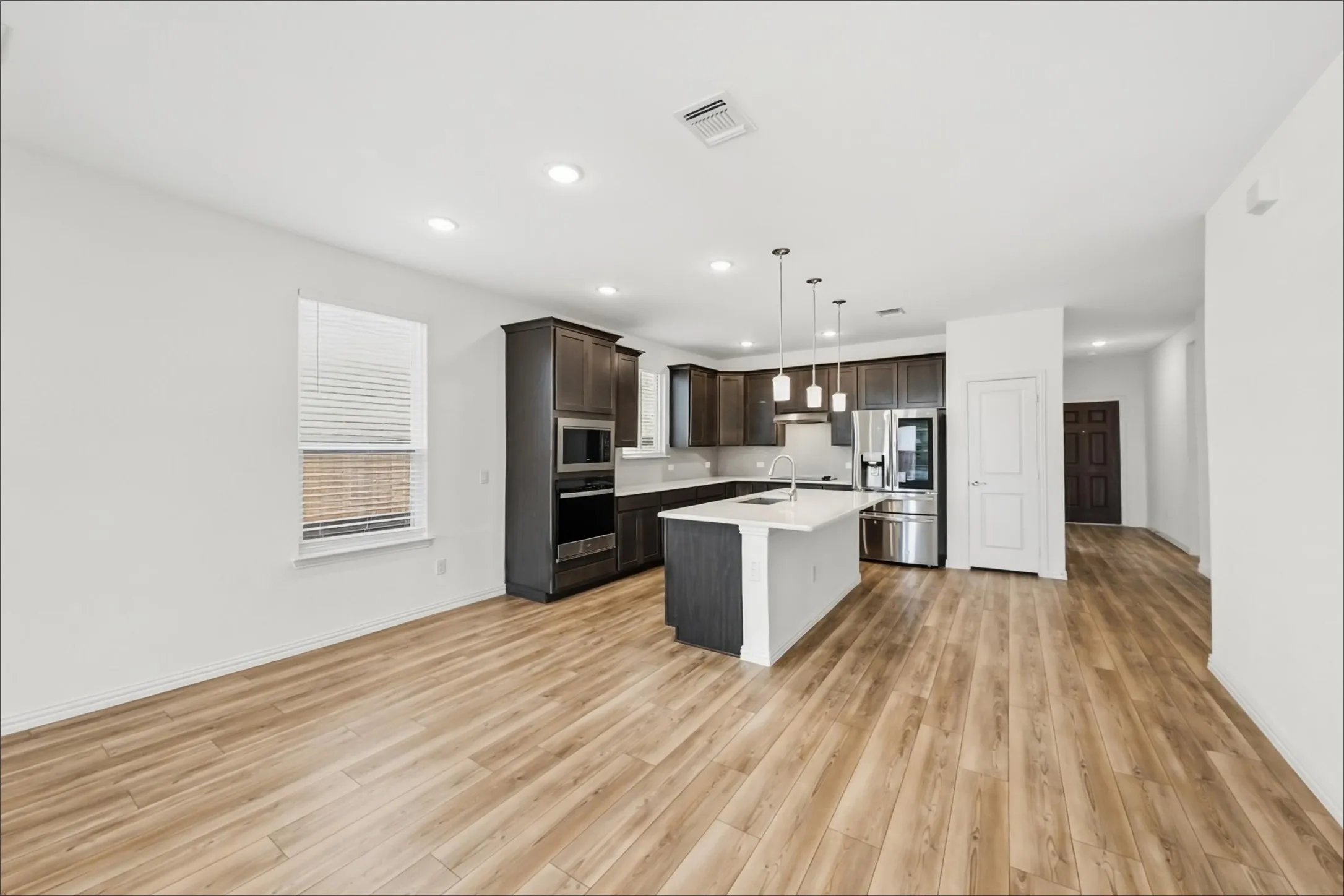 Single Family Residence For Rent in Tarrant County , 316 Rangars Ridge Place, Fort Worth, Texas 76120, 4 Bedroom, 3 Bathroom, 2 Garage spaces, 1,973 Sqft, built in 2023, mls#21394285, Real Estate Agent in Fort Worth, Homes For Rent in Tarrant county, Homes For Rent in Fort Worth, Realtor in Fort Worth Texas, Real Estate Brokerage Independent Realty Texas, Luminita Cordes Realtor