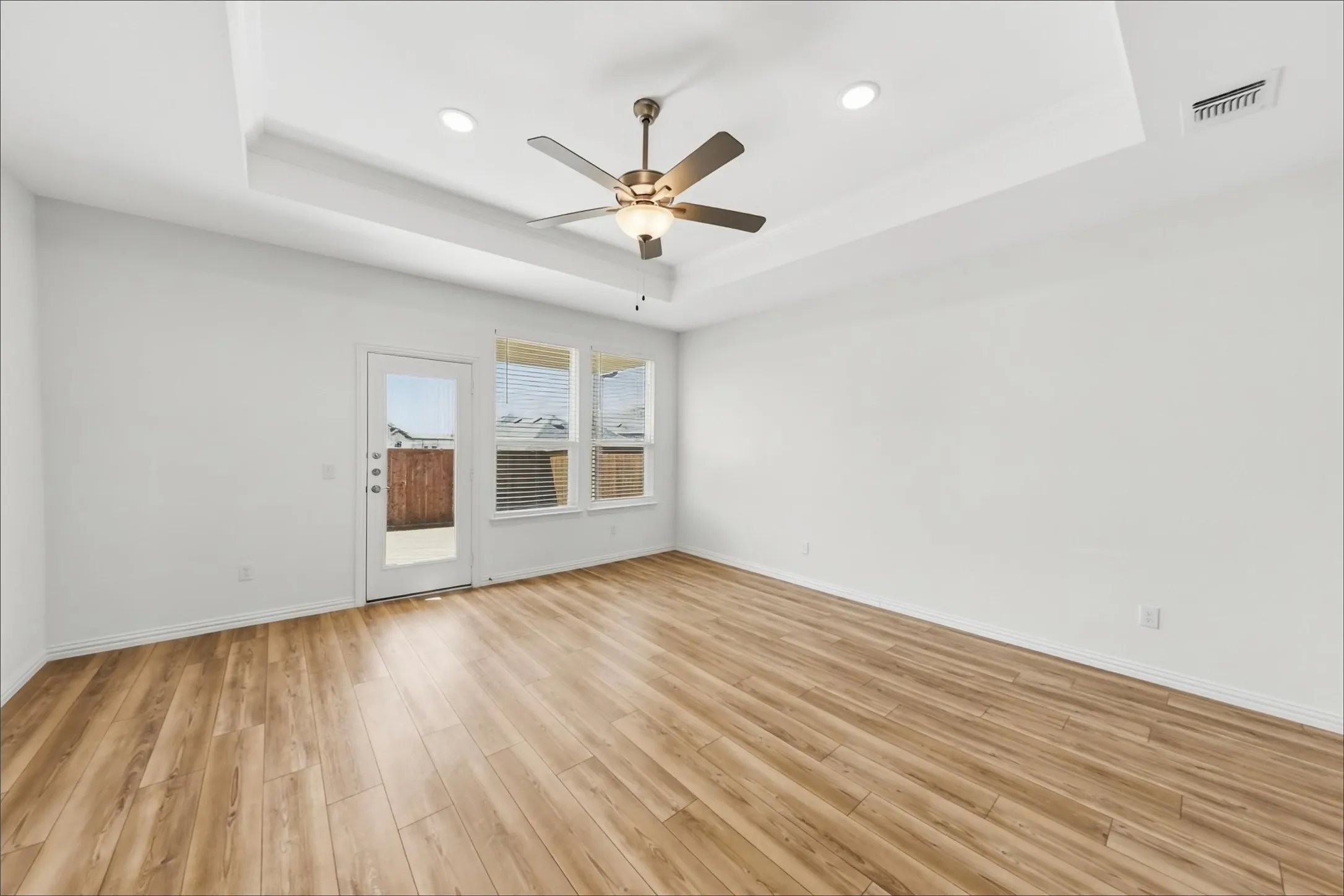 Single Family Residence For Rent in Tarrant County , 316 Rangars Ridge Place, Fort Worth, Texas 76120, 4 Bedroom, 3 Bathroom, 2 Garage spaces, 1,973 Sqft, built in 2023, mls#21394285, Real Estate Agent in Fort Worth, Homes For Rent in Tarrant county, Homes For Rent in Fort Worth, Realtor in Fort Worth Texas, Real Estate Brokerage Independent Realty Texas, Luminita Cordes Realtor