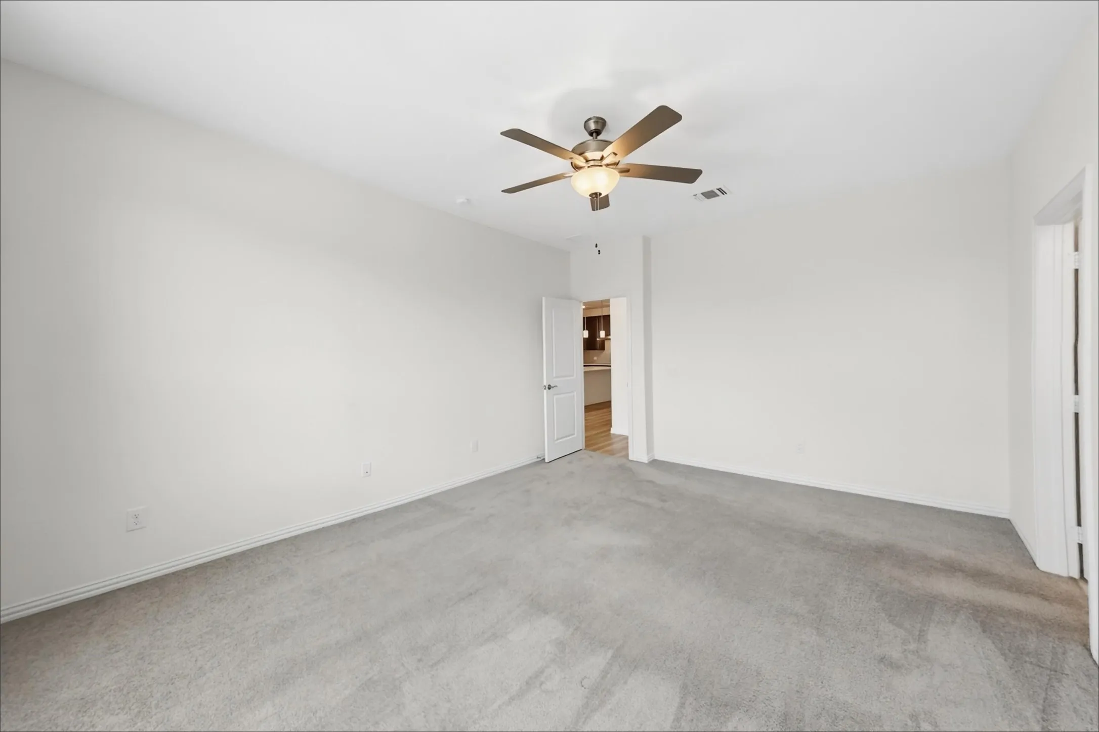 Single Family Residence For Rent in Tarrant County , 316 Rangars Ridge Place, Fort Worth, Texas 76120, 4 Bedroom, 3 Bathroom, 2 Garage spaces, 1,973 Sqft, built in 2023, mls#21394285, Real Estate Agent in Fort Worth, Homes For Rent in Tarrant county, Homes For Rent in Fort Worth, Realtor in Fort Worth Texas, Real Estate Brokerage Independent Realty Texas, Luminita Cordes Realtor
