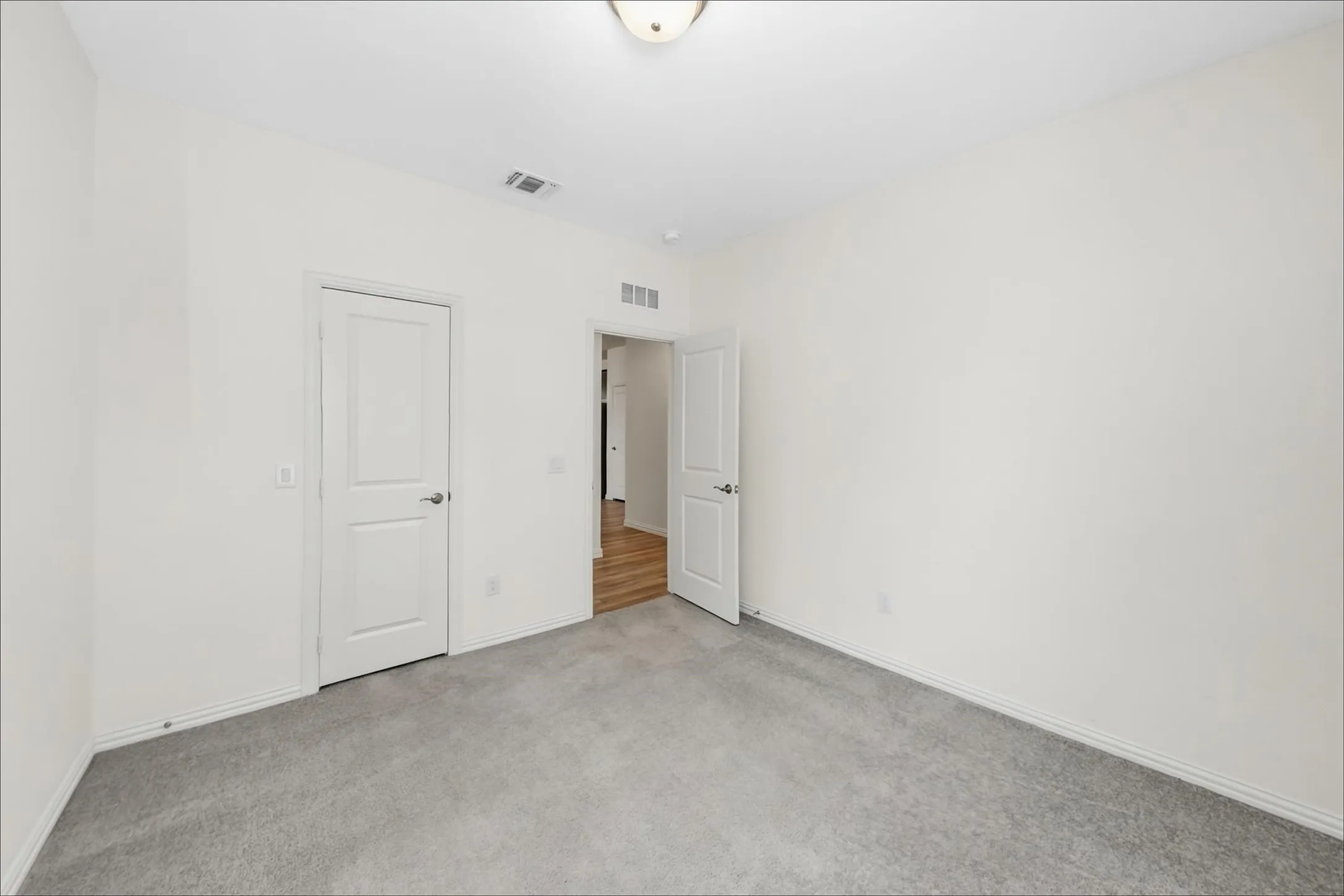 Single Family Residence For Rent in Tarrant County , 316 Rangars Ridge Place, Fort Worth, Texas 76120, 4 Bedroom, 3 Bathroom, 2 Garage spaces, 1,973 Sqft, built in 2023, mls#21394285, Real Estate Agent in Fort Worth, Homes For Rent in Tarrant county, Homes For Rent in Fort Worth, Realtor in Fort Worth Texas, Real Estate Brokerage Independent Realty Texas, Luminita Cordes Realtor