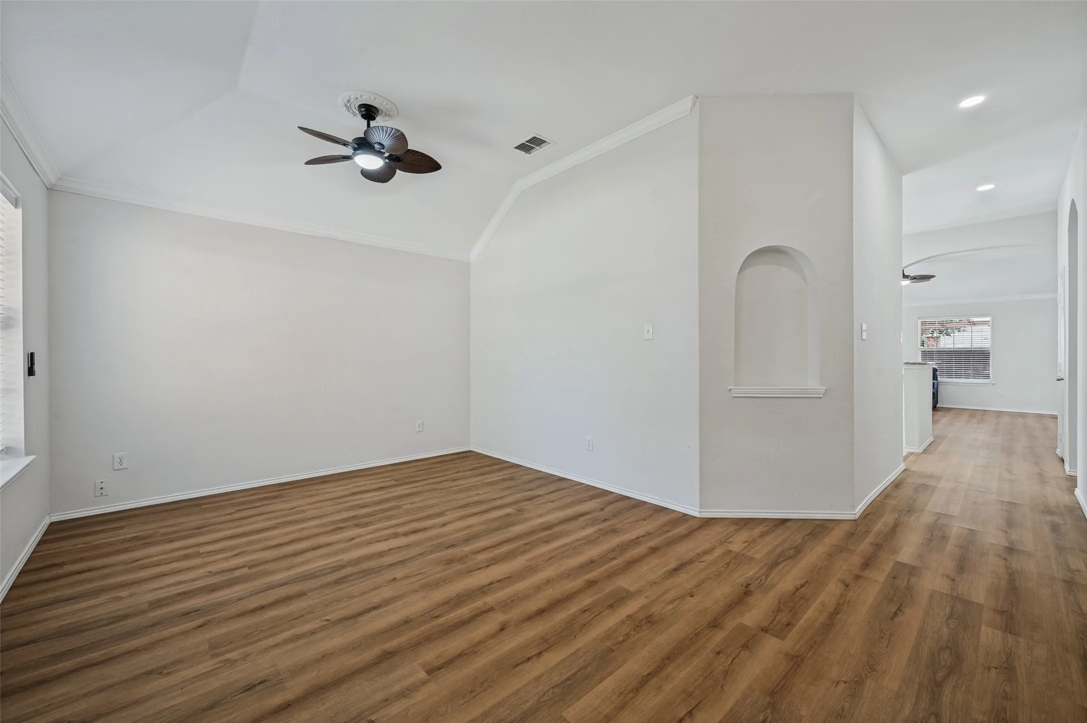 Single Family Residence For Rent in Collin County , 9109 Azinger Drive, Plano, Texas 75025, 4 Bedroom, 2 Bathroom, 2 Garage spaces, 1,984 Sqft, built in 1996, mls#21392646, Real Estate Agent in Plano, Homes For Rent in Collin county, Homes For Rent in Plano, Realtor in Plano Texas, Real Estate Brokerage Independent Realty Texas, Luminita Cordes Realtor