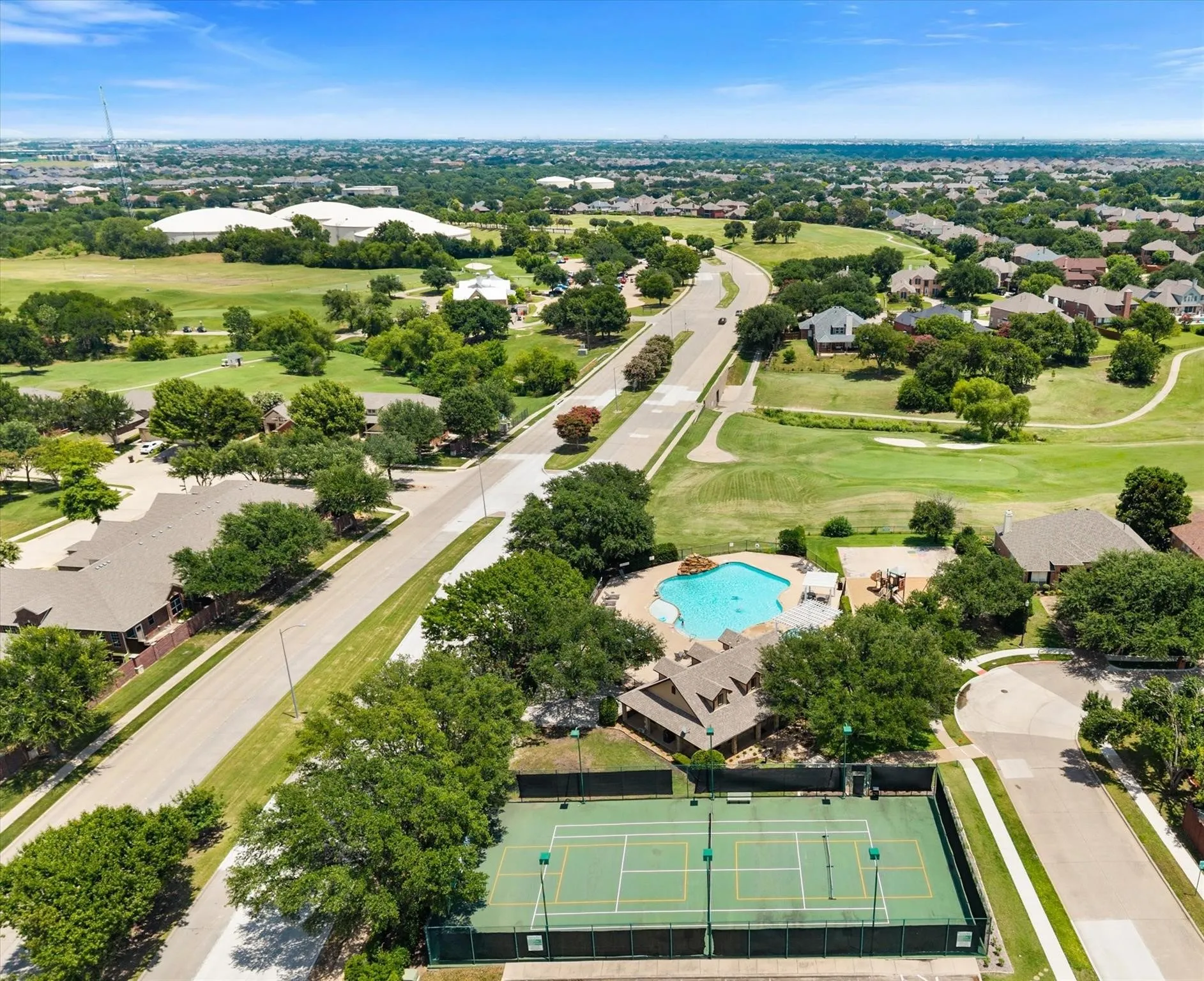 Single Family Residence For Rent in Collin County , 9109 Azinger Drive, Plano, Texas 75025, 4 Bedroom, 2 Bathroom, 2 Garage spaces, 1,984 Sqft, built in 1996, mls#21392646, Real Estate Agent in Plano, Homes For Rent in Collin county, Homes For Rent in Plano, Realtor in Plano Texas, Real Estate Brokerage Independent Realty Texas, Luminita Cordes Realtor