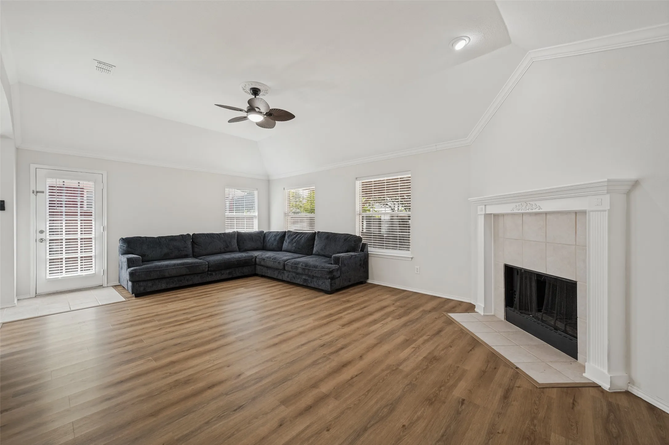 Single Family Residence For Rent in Collin County , 9109 Azinger Drive, Plano, Texas 75025, 4 Bedroom, 2 Bathroom, 2 Garage spaces, 1,984 Sqft, built in 1996, mls#21392646, Real Estate Agent in Plano, Homes For Rent in Collin county, Homes For Rent in Plano, Realtor in Plano Texas, Real Estate Brokerage Independent Realty Texas, Luminita Cordes Realtor