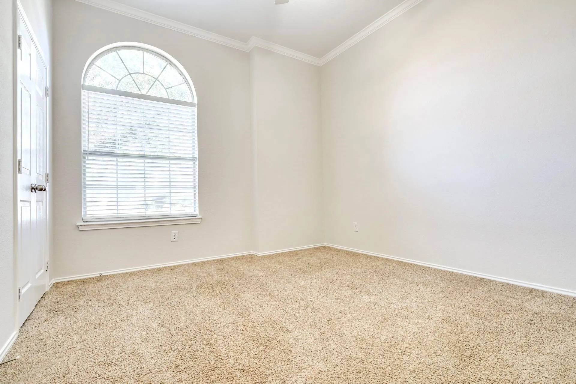 Single Family Residence For Rent in Collin County , 9109 Azinger Drive, Plano, Texas 75025, 4 Bedroom, 2 Bathroom, 2 Garage spaces, 1,984 Sqft, built in 1996, mls#21392646, Real Estate Agent in Plano, Homes For Rent in Collin county, Homes For Rent in Plano, Realtor in Plano Texas, Real Estate Brokerage Independent Realty Texas, Luminita Cordes Realtor