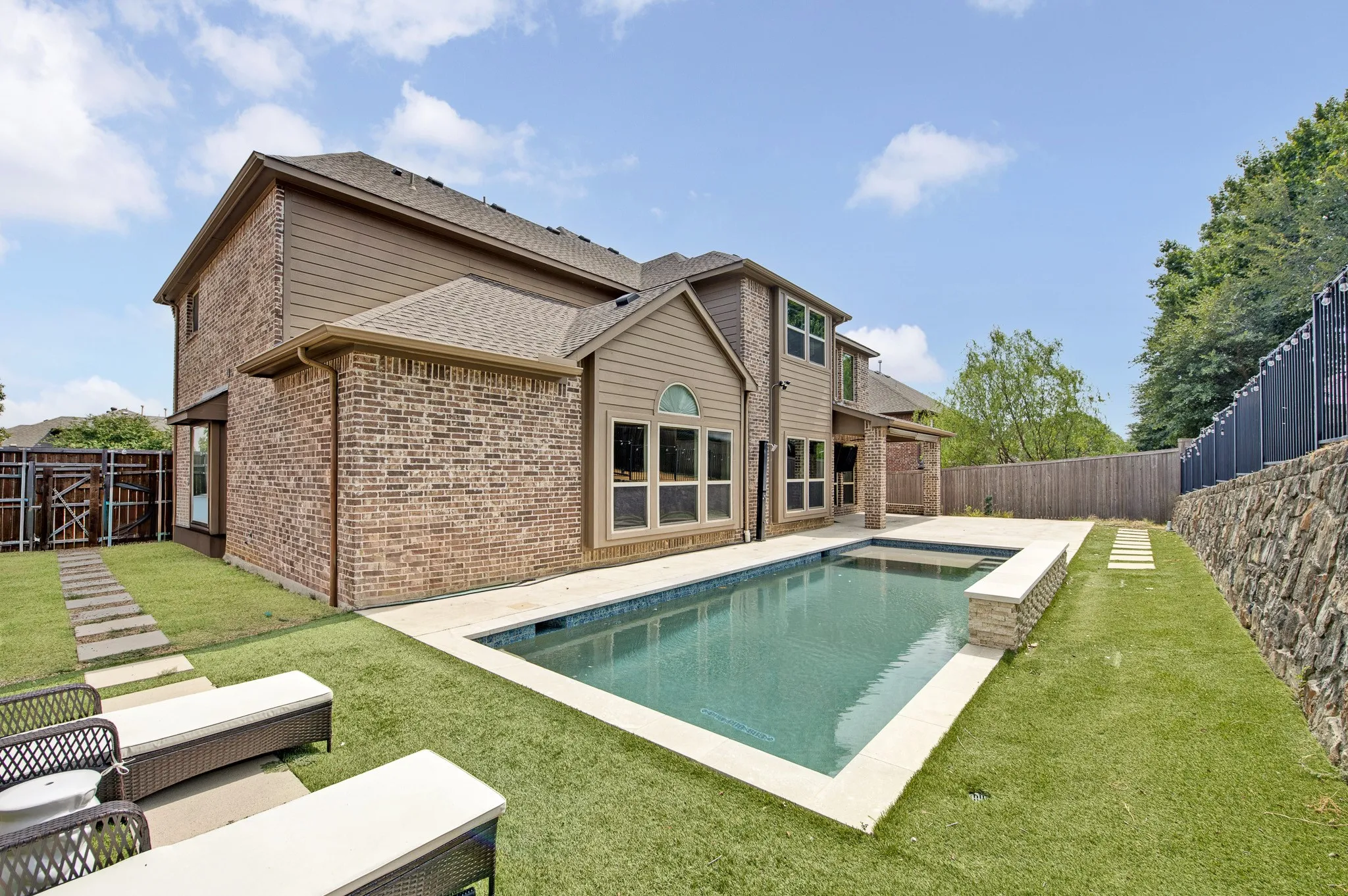 Single Family Residence For Sale in Collin County , 1108 Navajo Drive, Mc Kinney, Texas 75072, 5 Bedroom, 5 Bathroom, 3 Garage spaces, 4,301 Sqft, built in 2013, mls#21391899, Real Estate Agent in Mc Kinney, Homes For Sale in Collin county, Homes For Sale in Mc Kinney, Realtor in Mc Kinney Texas, Real Estate Brokerage Independent Realty Texas, Luminita Cordes Realtor