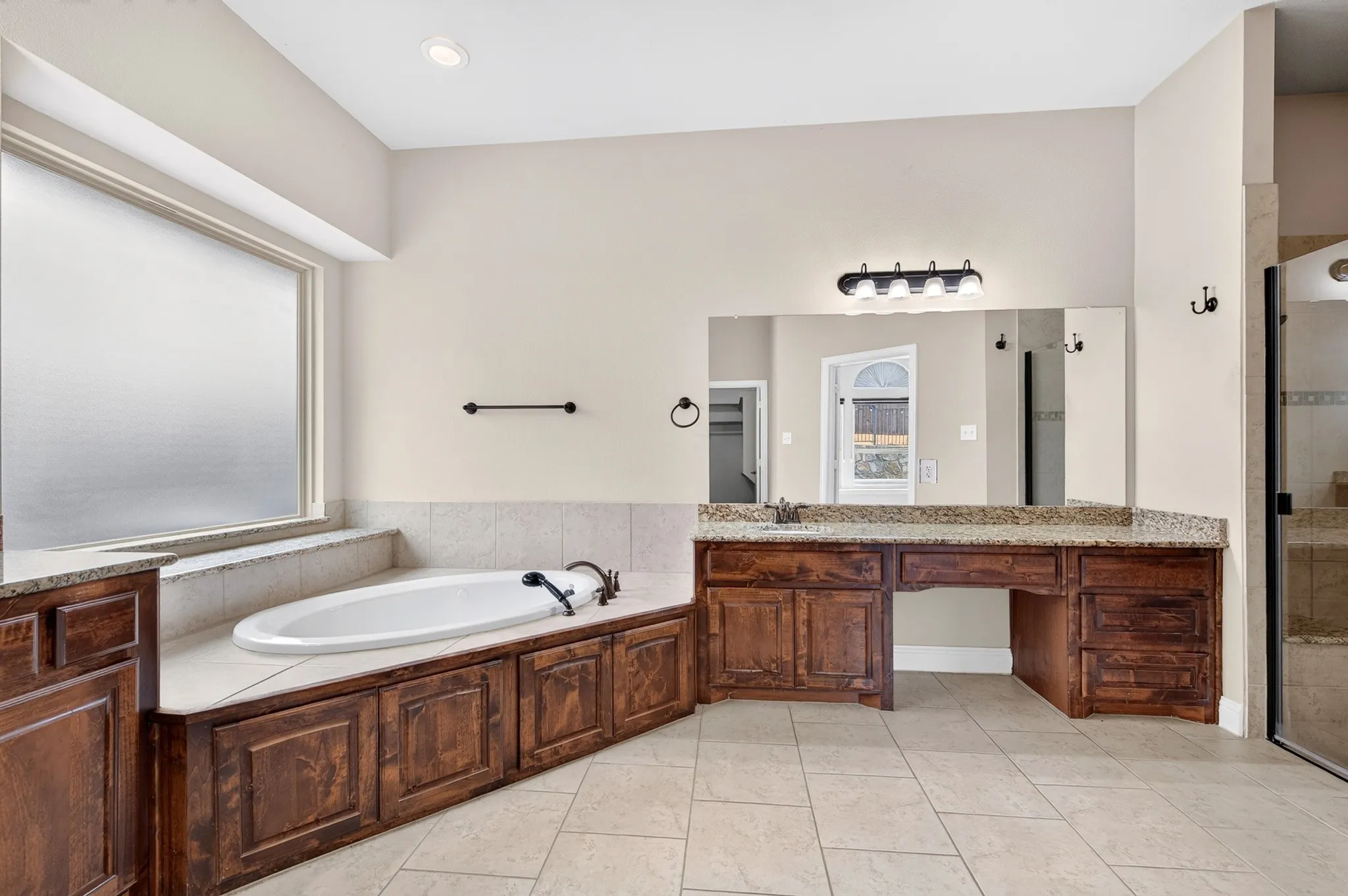 Single Family Residence For Sale in Collin County , 1108 Navajo Drive, Mc Kinney, Texas 75072, 5 Bedroom, 5 Bathroom, 3 Garage spaces, 4,301 Sqft, built in 2013, mls#21391899, Real Estate Agent in Mc Kinney, Homes For Sale in Collin county, Homes For Sale in Mc Kinney, Realtor in Mc Kinney Texas, Real Estate Brokerage Independent Realty Texas, Luminita Cordes Realtor