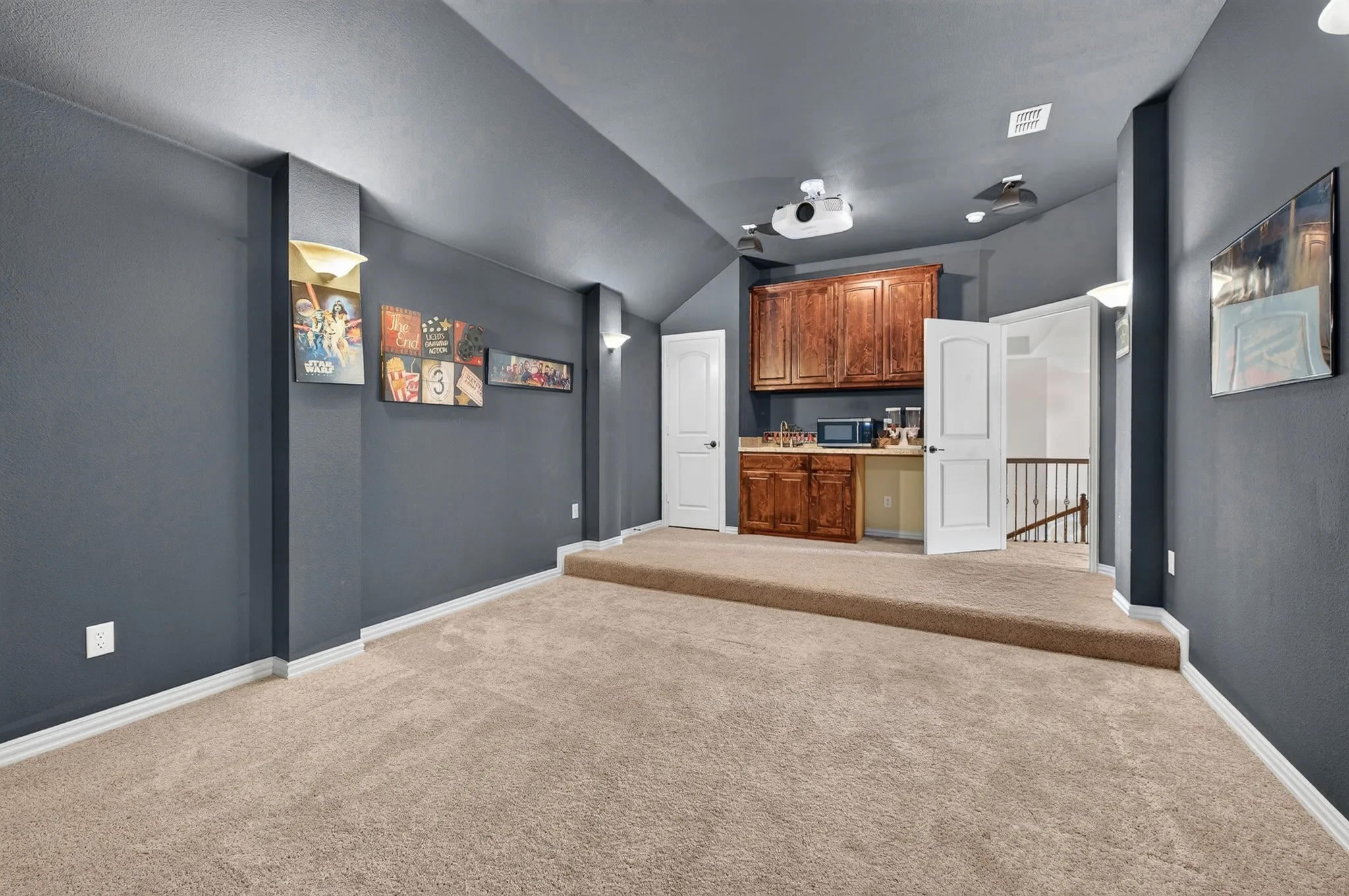 Single Family Residence For Sale in Collin County , 1108 Navajo Drive, Mc Kinney, Texas 75072, 5 Bedroom, 5 Bathroom, 3 Garage spaces, 4,301 Sqft, built in 2013, mls#21391899, Real Estate Agent in Mc Kinney, Homes For Sale in Collin county, Homes For Sale in Mc Kinney, Realtor in Mc Kinney Texas, Real Estate Brokerage Independent Realty Texas, Luminita Cordes Realtor