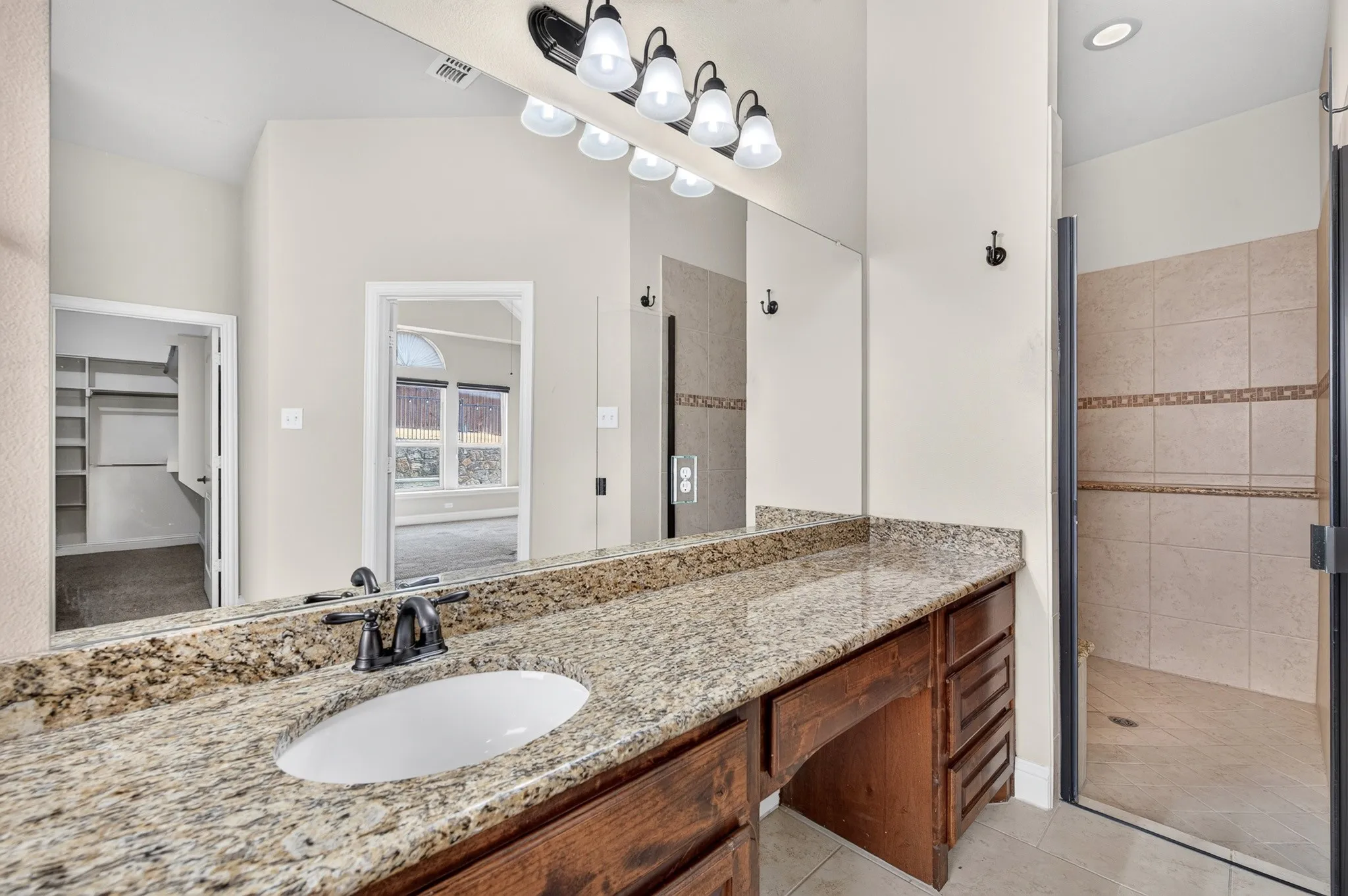 Single Family Residence For Sale in Collin County , 1108 Navajo Drive, Mc Kinney, Texas 75072, 5 Bedroom, 5 Bathroom, 3 Garage spaces, 4,301 Sqft, built in 2013, mls#21391899, Real Estate Agent in Mc Kinney, Homes For Sale in Collin county, Homes For Sale in Mc Kinney, Realtor in Mc Kinney Texas, Real Estate Brokerage Independent Realty Texas, Luminita Cordes Realtor
