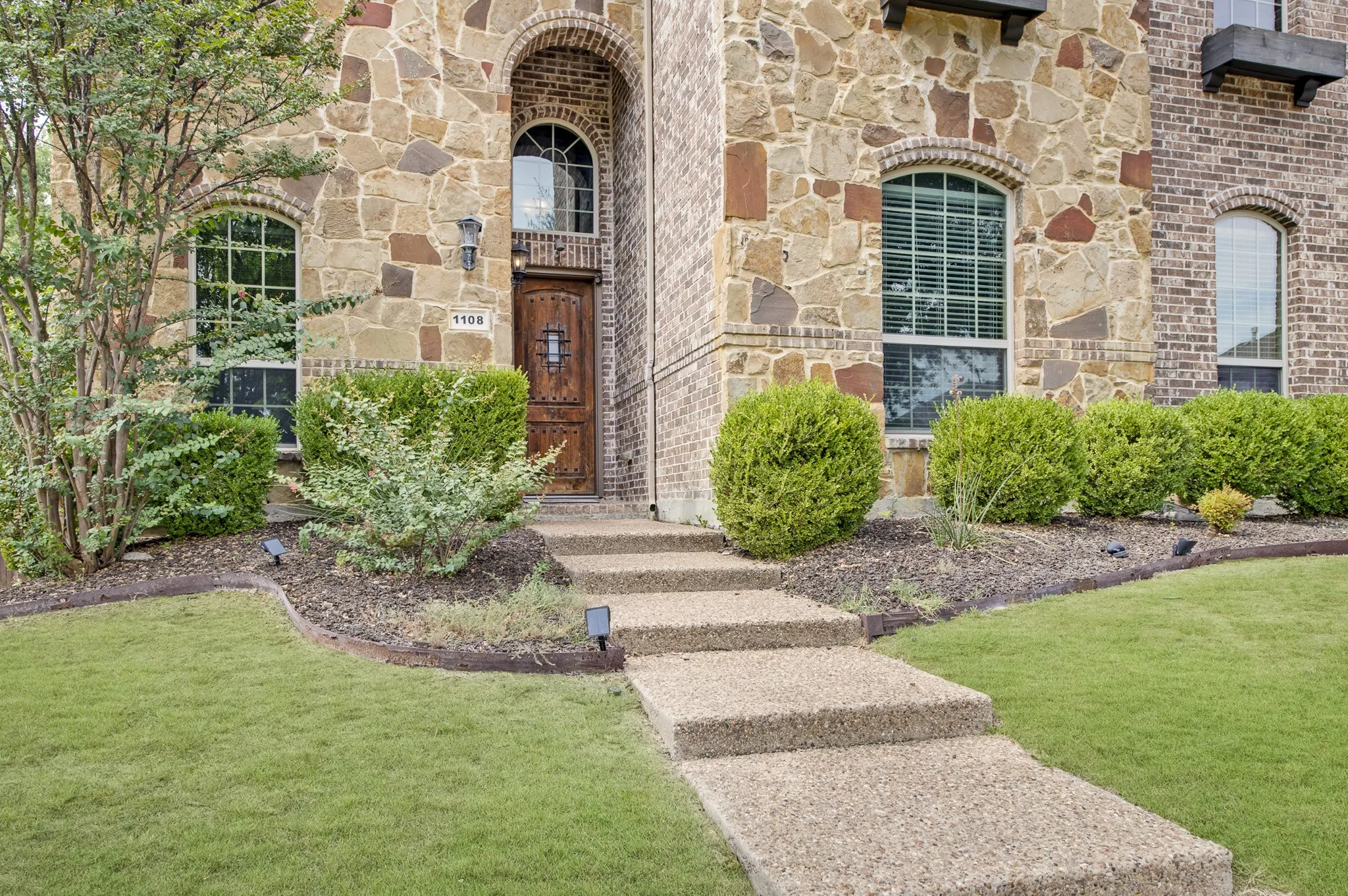 Single Family Residence For Sale in Collin County , 1108 Navajo Drive, Mc Kinney, Texas 75072, 5 Bedroom, 5 Bathroom, 3 Garage spaces, 4,301 Sqft, built in 2013, mls#21391899, Real Estate Agent in Mc Kinney, Homes For Sale in Collin county, Homes For Sale in Mc Kinney, Realtor in Mc Kinney Texas, Real Estate Brokerage Independent Realty Texas, Luminita Cordes Realtor