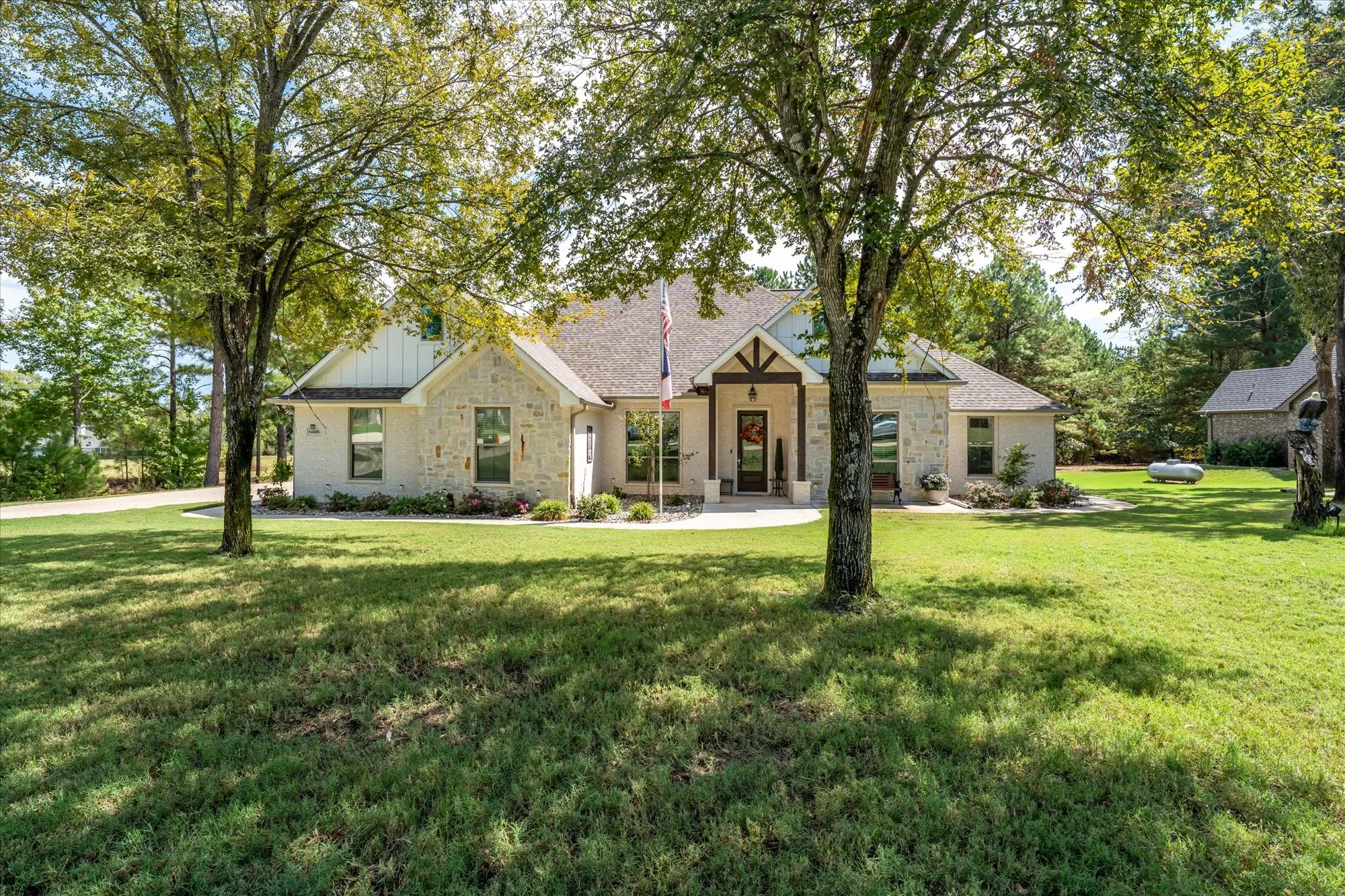 Single Family Residence For Sale in Smith County , 14486 Meadow Glen, Lindale, Texas 75771, 4 Bedroom, 3 Bathroom, 2 Garage spaces, 2,564 Sqft, built in 2023, mls#21394213, Real Estate Agent in Lindale, Homes For Sale in Smith county, Homes For Sale in Lindale, Realtor in Lindale Texas, Real Estate Brokerage Independent Realty Texas, Luminita Cordes Realtor