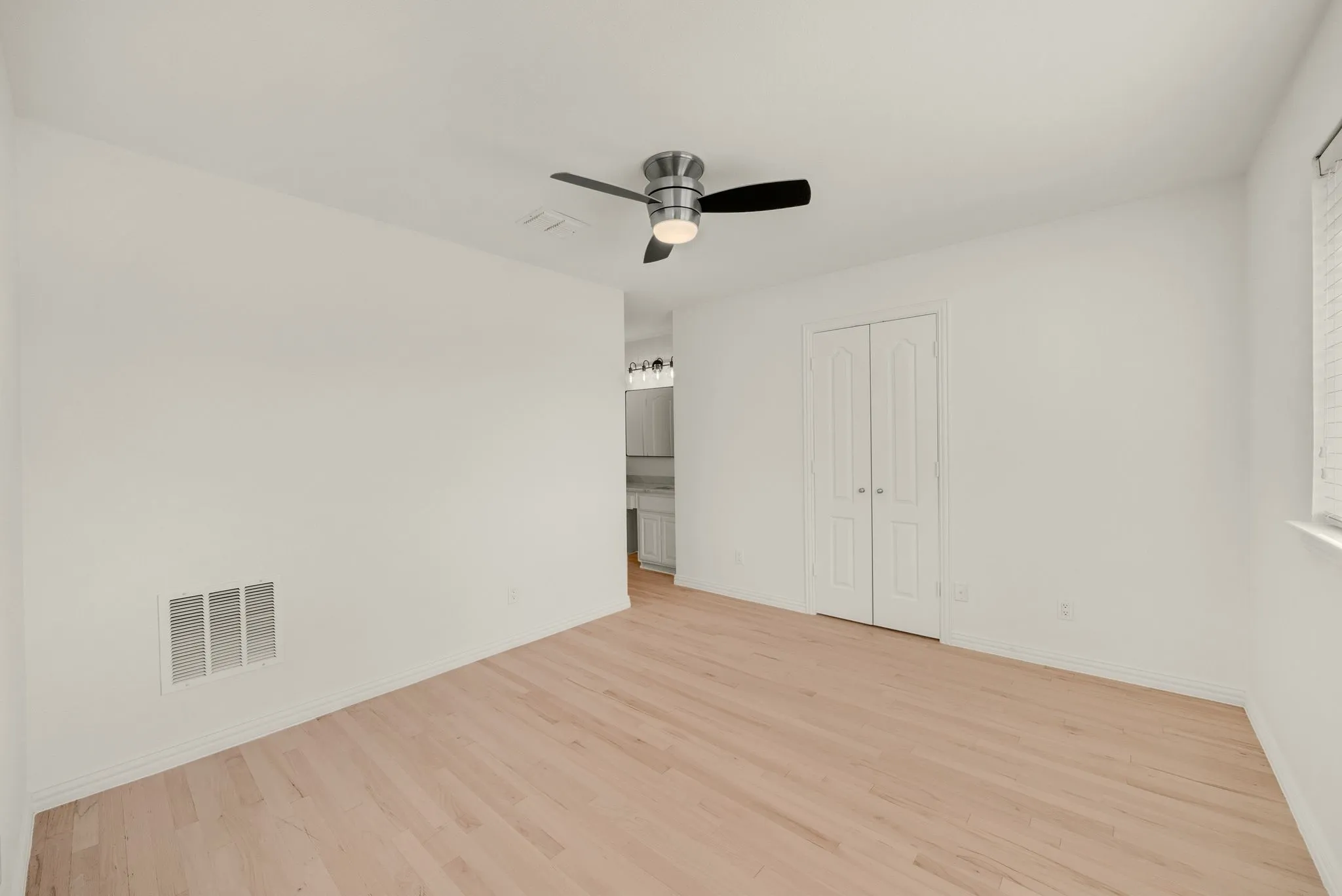 Single Family Residence For Sale in Denton County , 4321 Kenmare Trail, Frisco, Texas 75034, 6 Bedroom, 4 Bathroom, 3 Garage spaces, 3,795 Sqft, built in 2000, mls#21387205, Real Estate Agent in Frisco, Homes For Sale in Denton county, Homes For Sale in Frisco, Realtor in Frisco Texas, Real Estate Brokerage Independent Realty Texas, Luminita Cordes Realtor